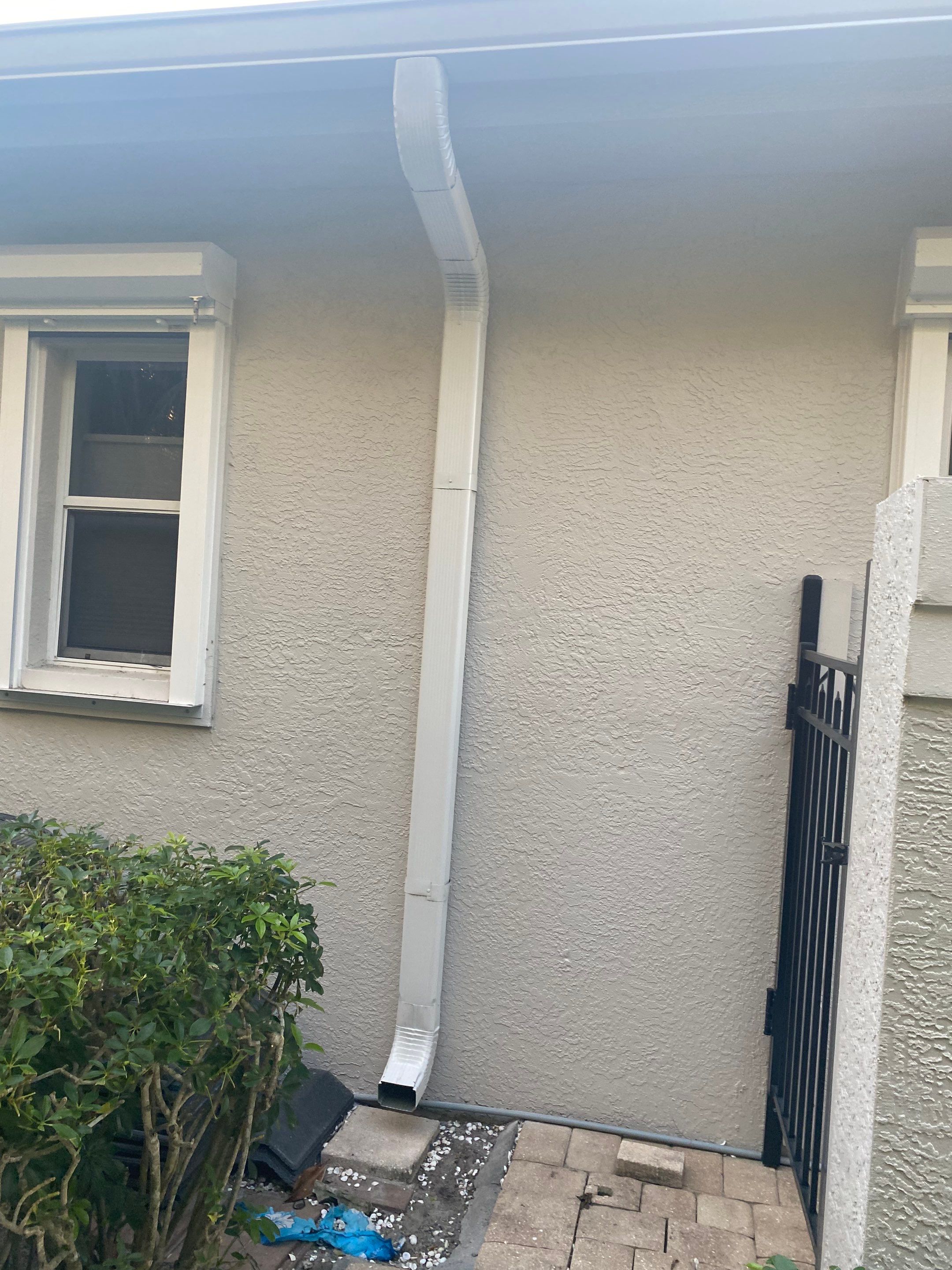 7-Inch Seamless Gutters for Luxury Homes in Naples FL by Gutter Professors