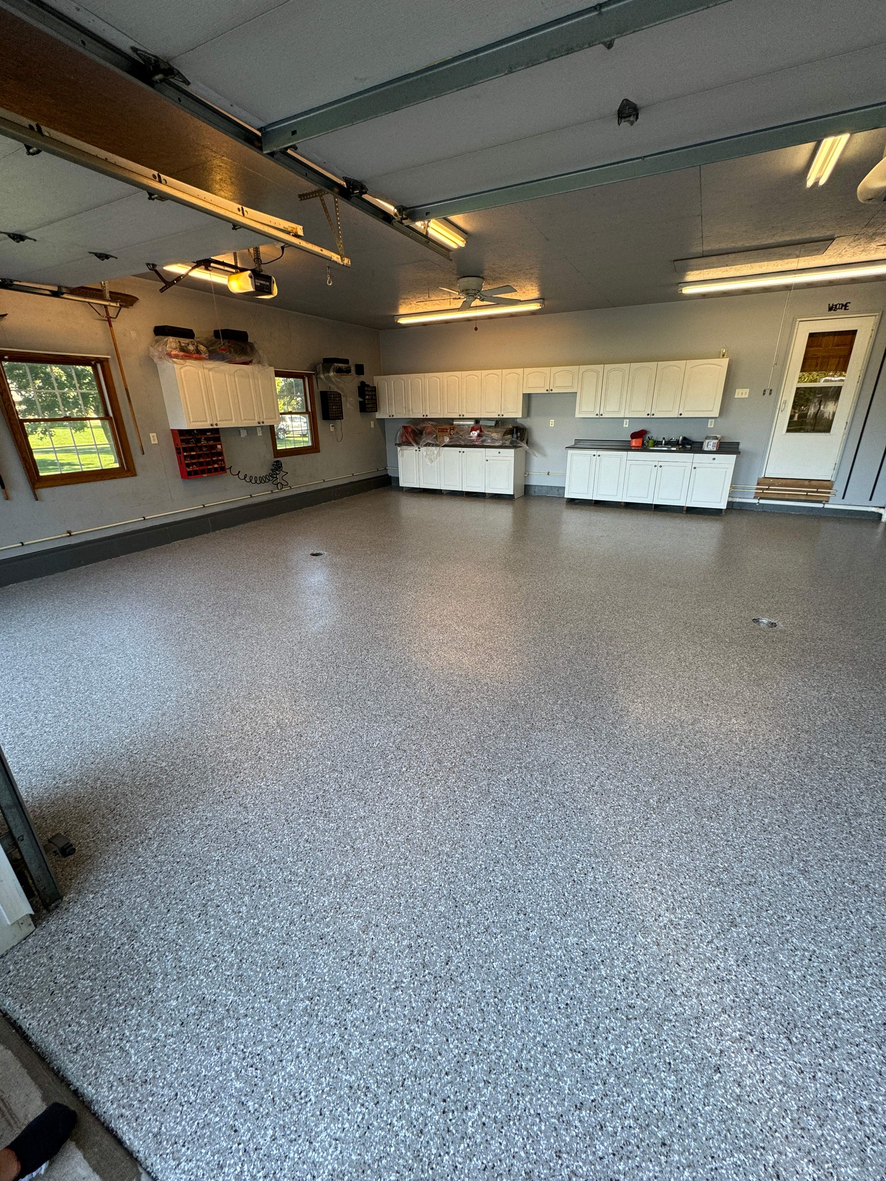 Creekbed Garage Lostant by Loud Bros
