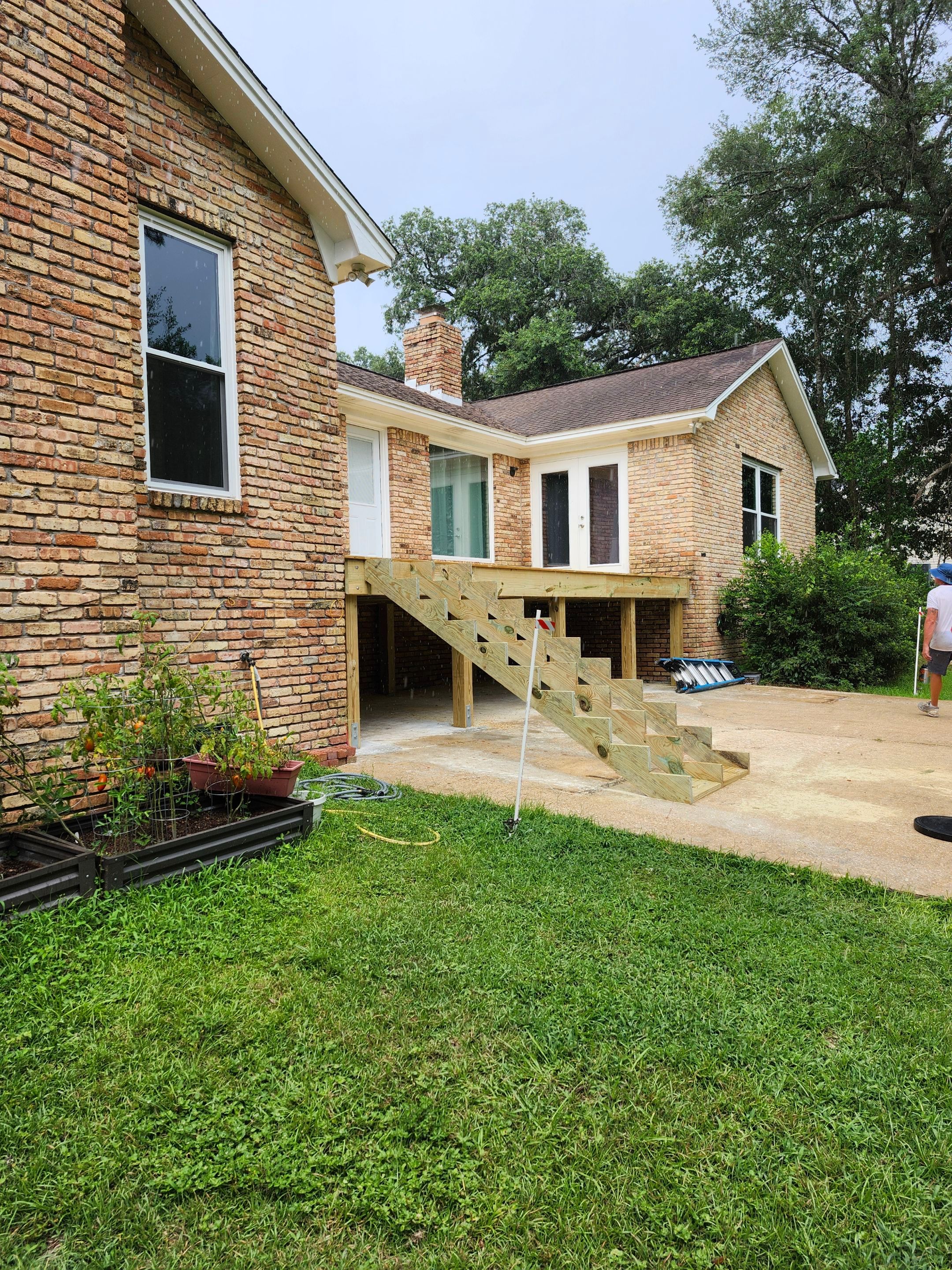 Screen Room w/Deck in Milton by Titan Sunrooms