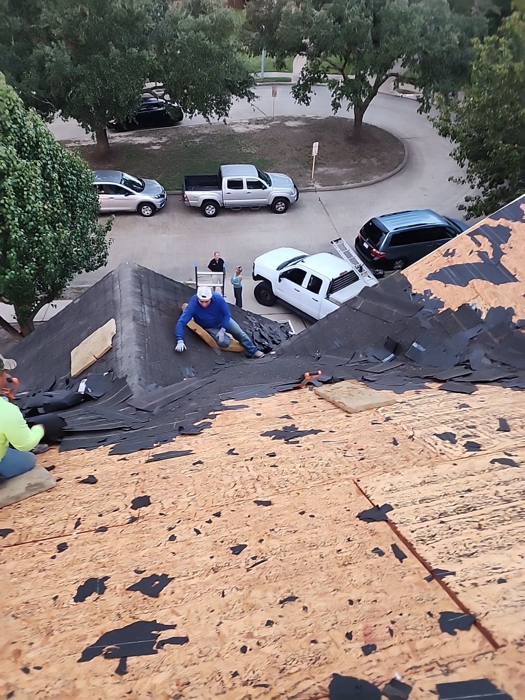 Residential Roofing Installation using Owen's Corning Duration (Lifetime) Shingles by Roof Repair Company