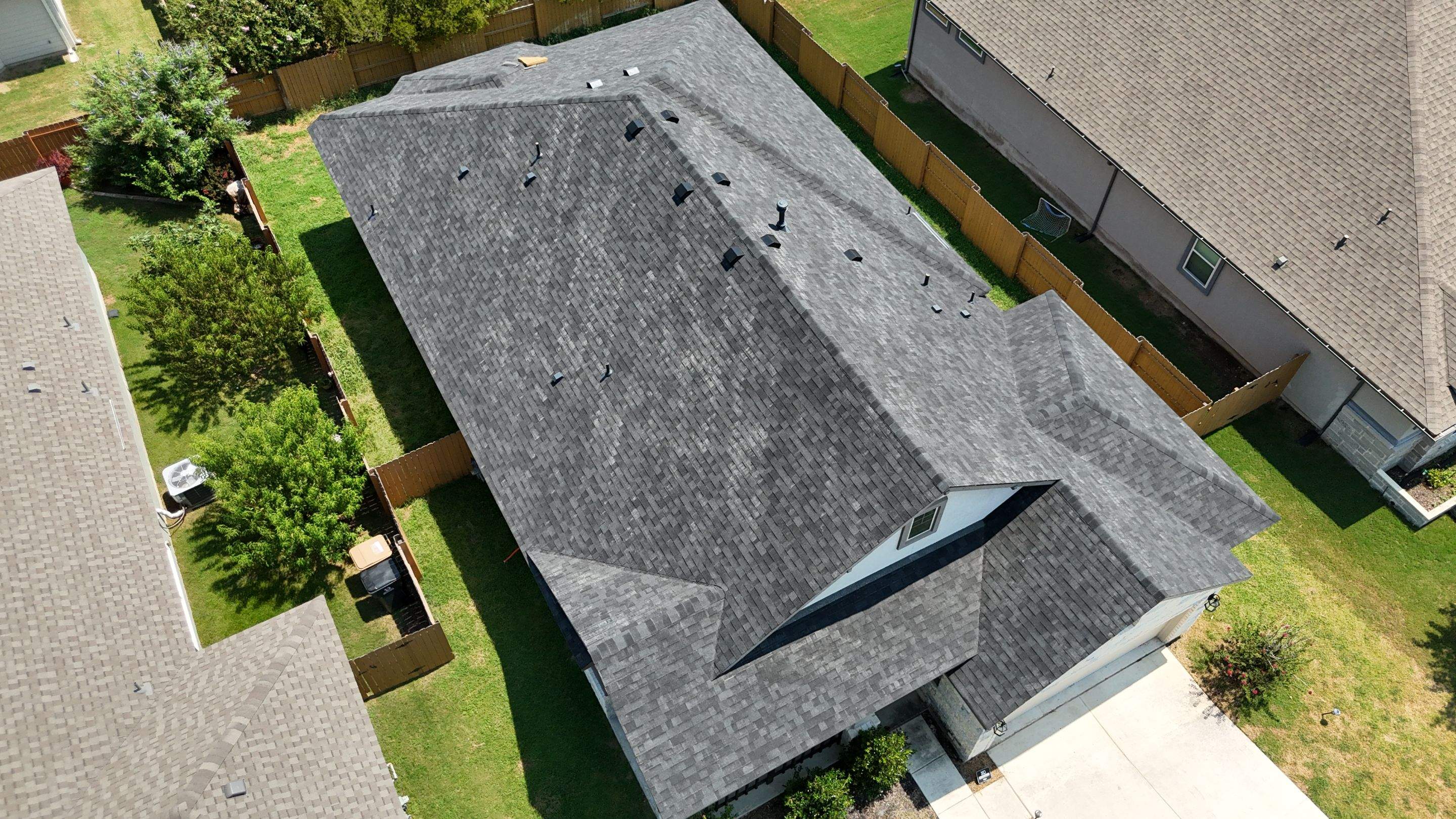 Brilliant Black - Malarkey Vista by RoofsOnly.com