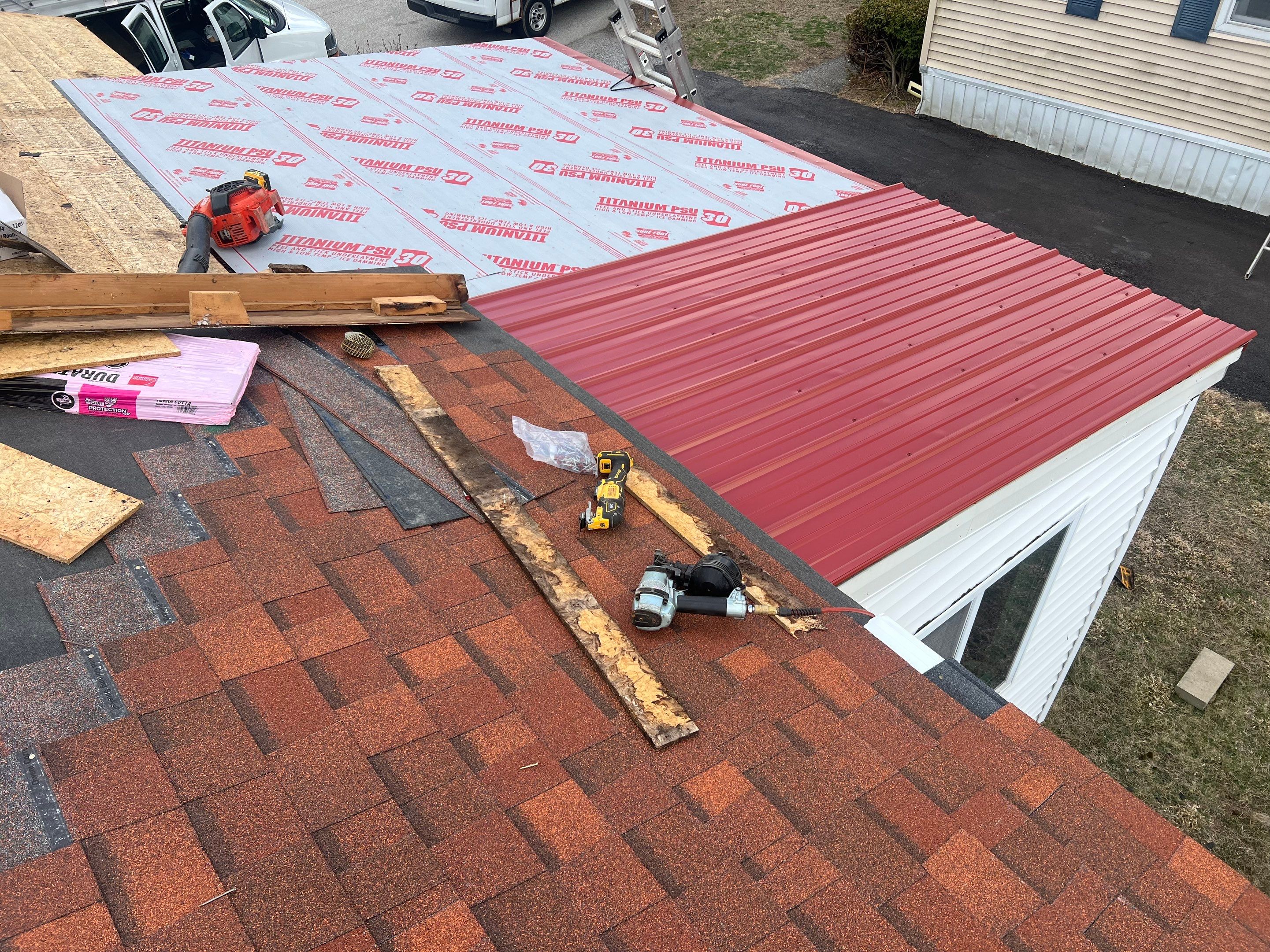 Corrugated Metal and Asphalt in Merrimack New Hampshire by Tall pine roofing