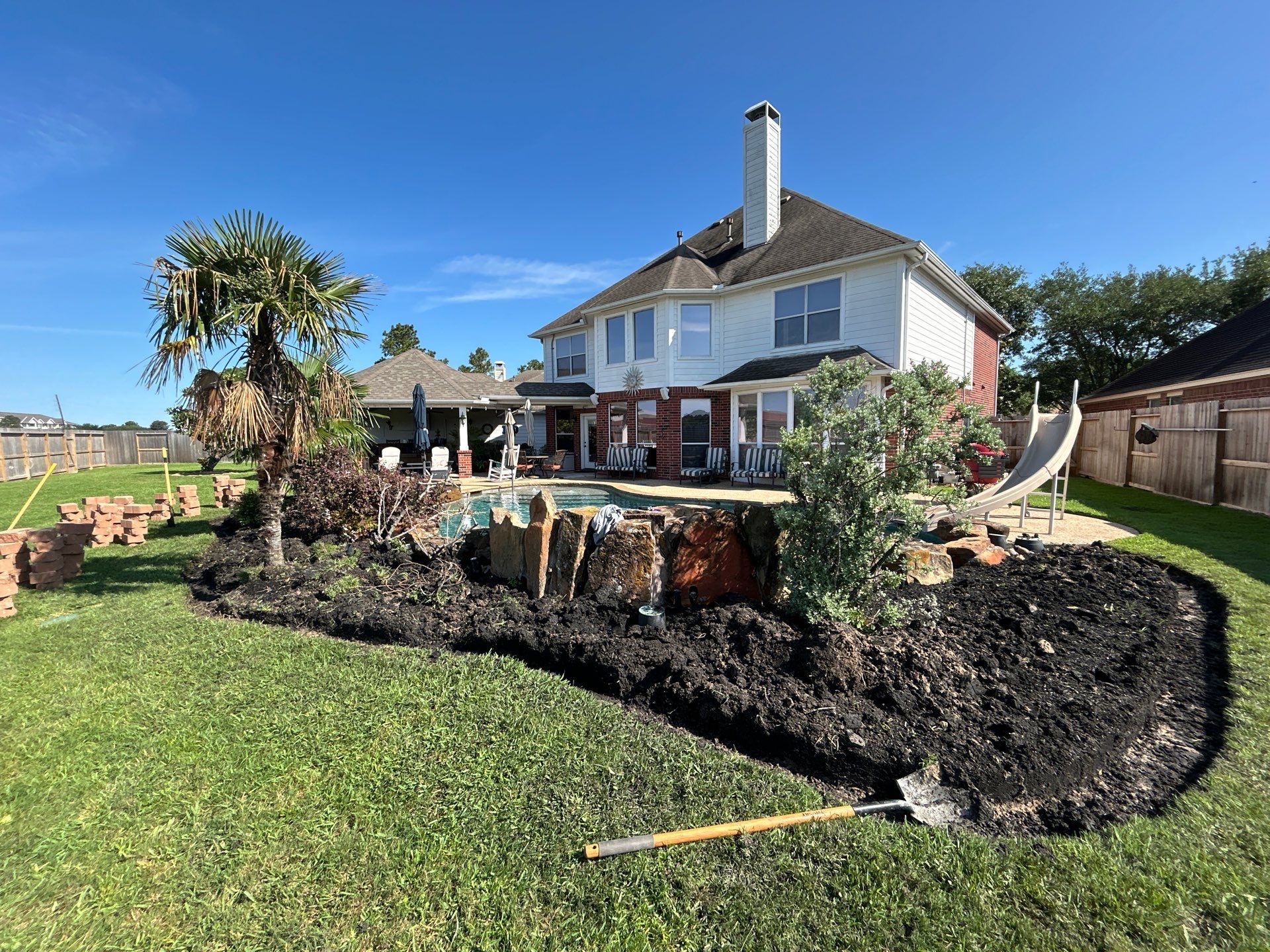 🌿 Larry Caudillo’s Poolside Landscape Revamp by Texas Urban Elements