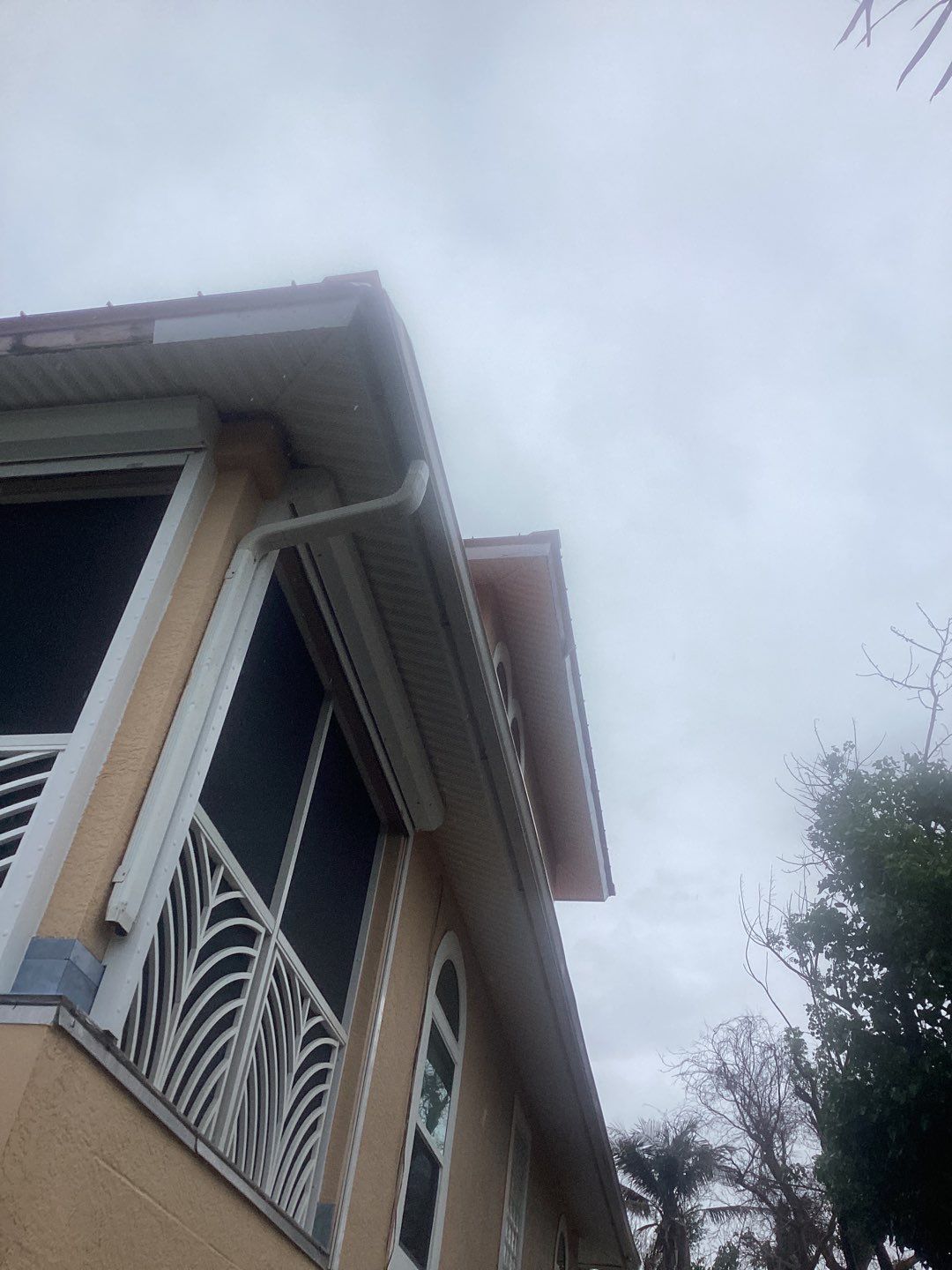 Seamless Gutter Installation for Beachfront Homes in Captiva by Gutter Professors