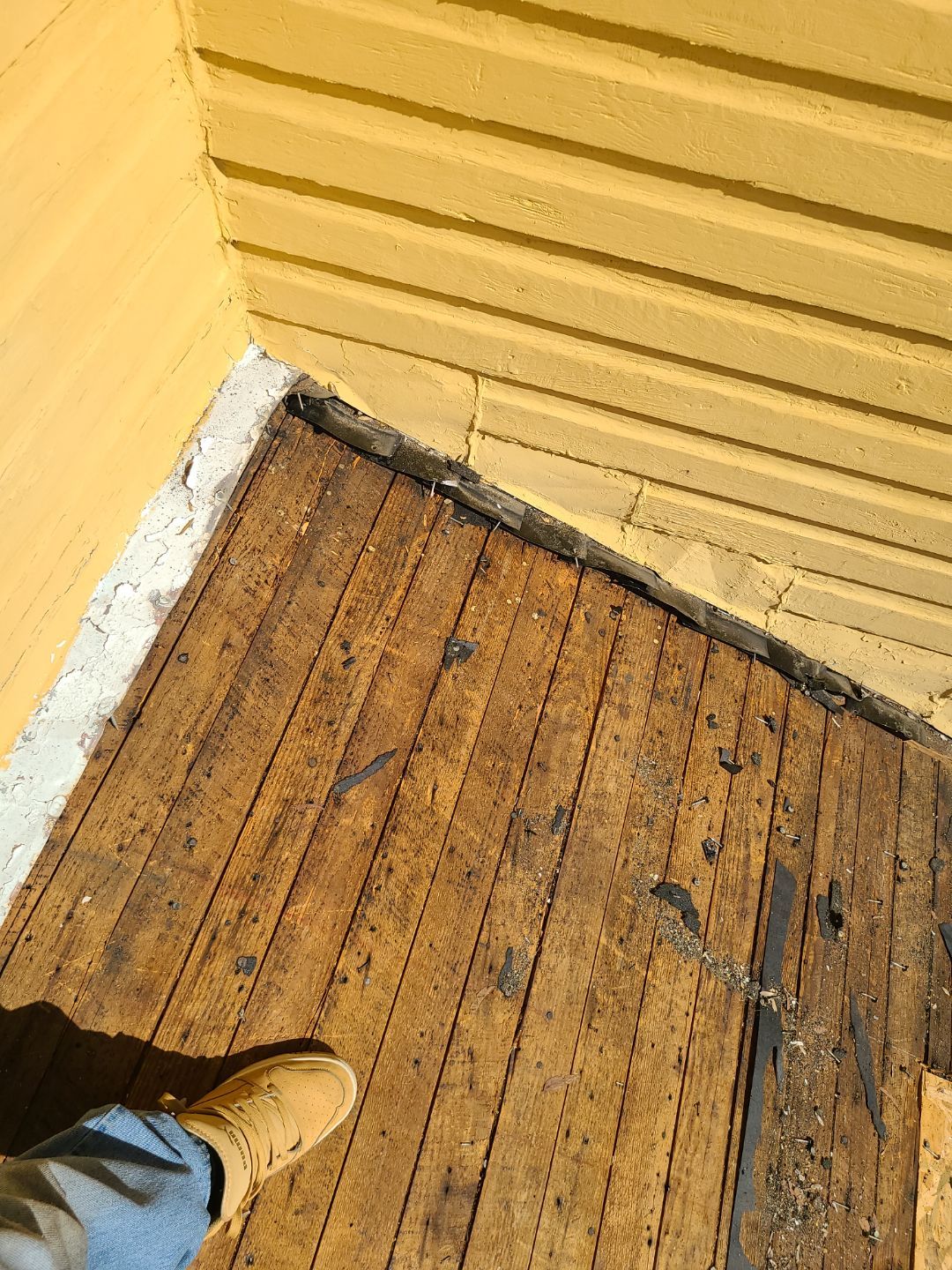 Arlington: CertainTeed Landmark Designer Shingles in Moire Black by RM Banning, Inc.