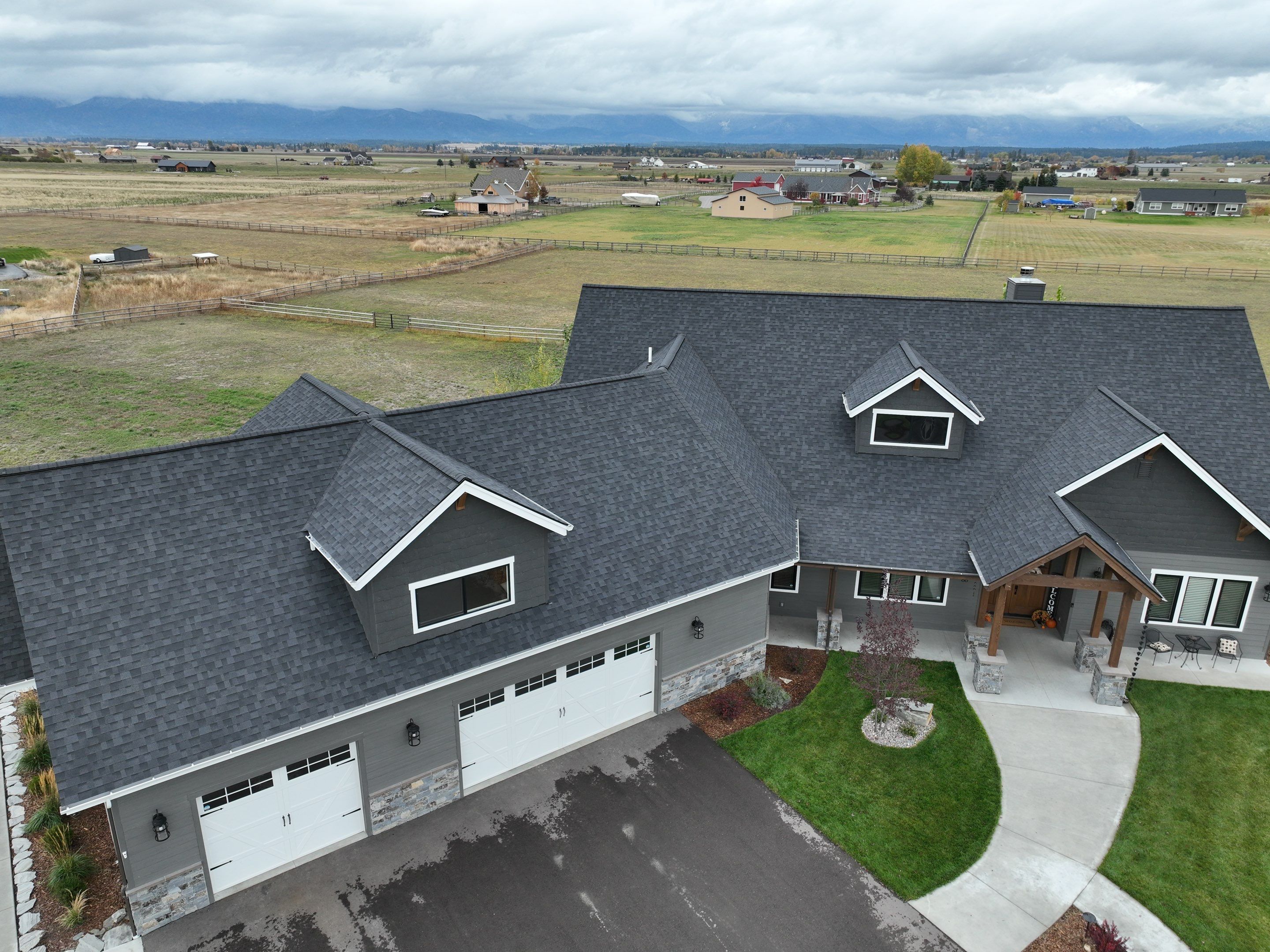 Owens Corning TruDefinition Duration - Onyx Black by Montana Roofing Solutions