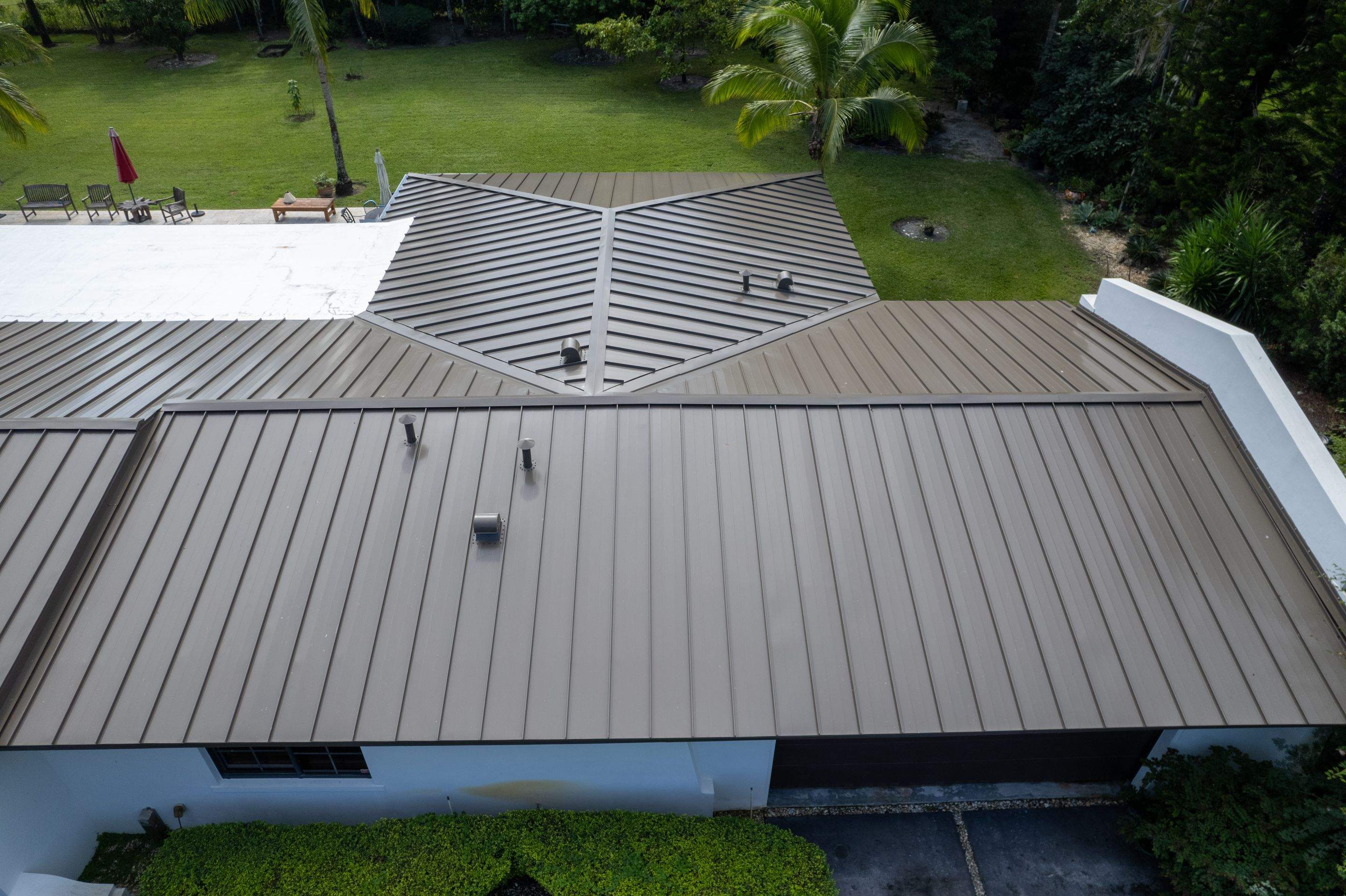 Metal Roof - Galvalume - Medium Bronze by Istueta Roofing