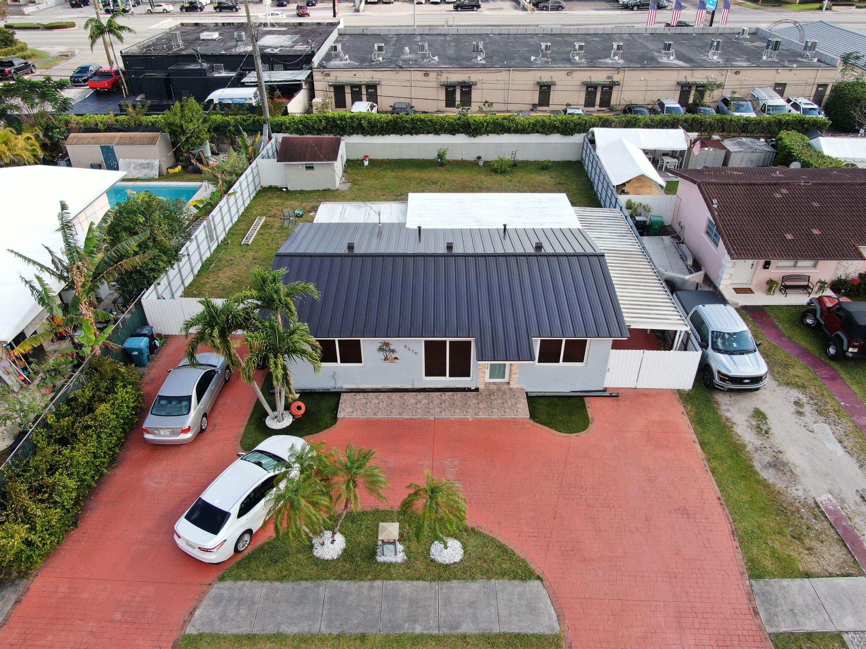Metal Roof - Galvalume - Dark Bronze by Istueta Roofing