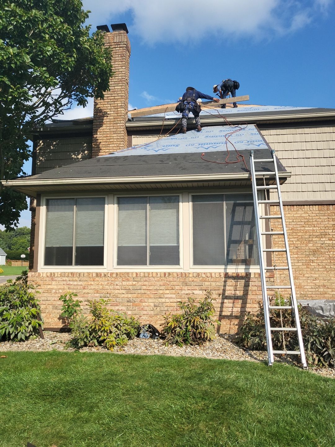 ATLAS PINNACLE COLOR: MAJESTIC SHAKE by Eagle Eye Roofing