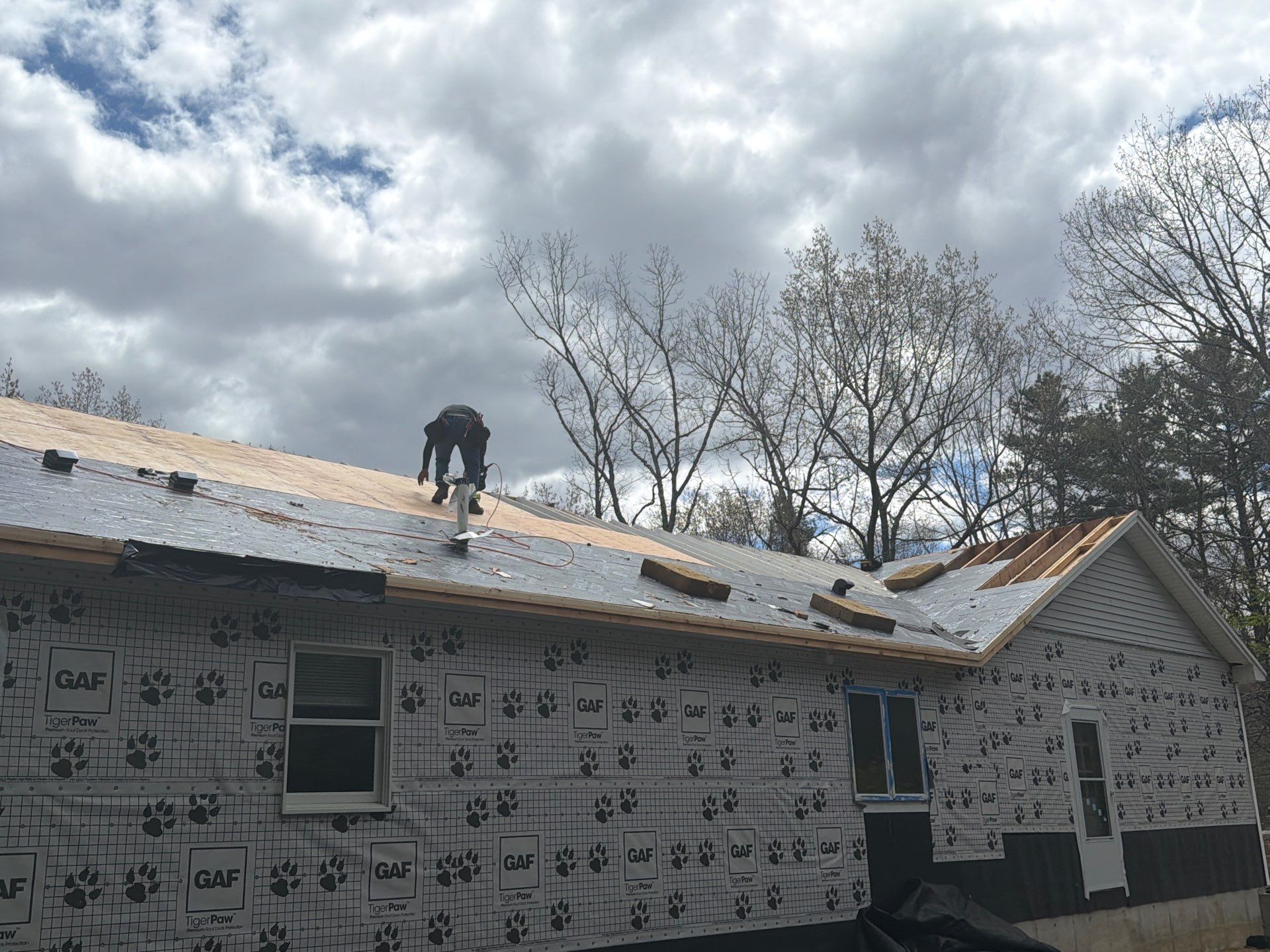 🏡 Architectural Roof Replacement – Wells, ME by Tall pine roofing