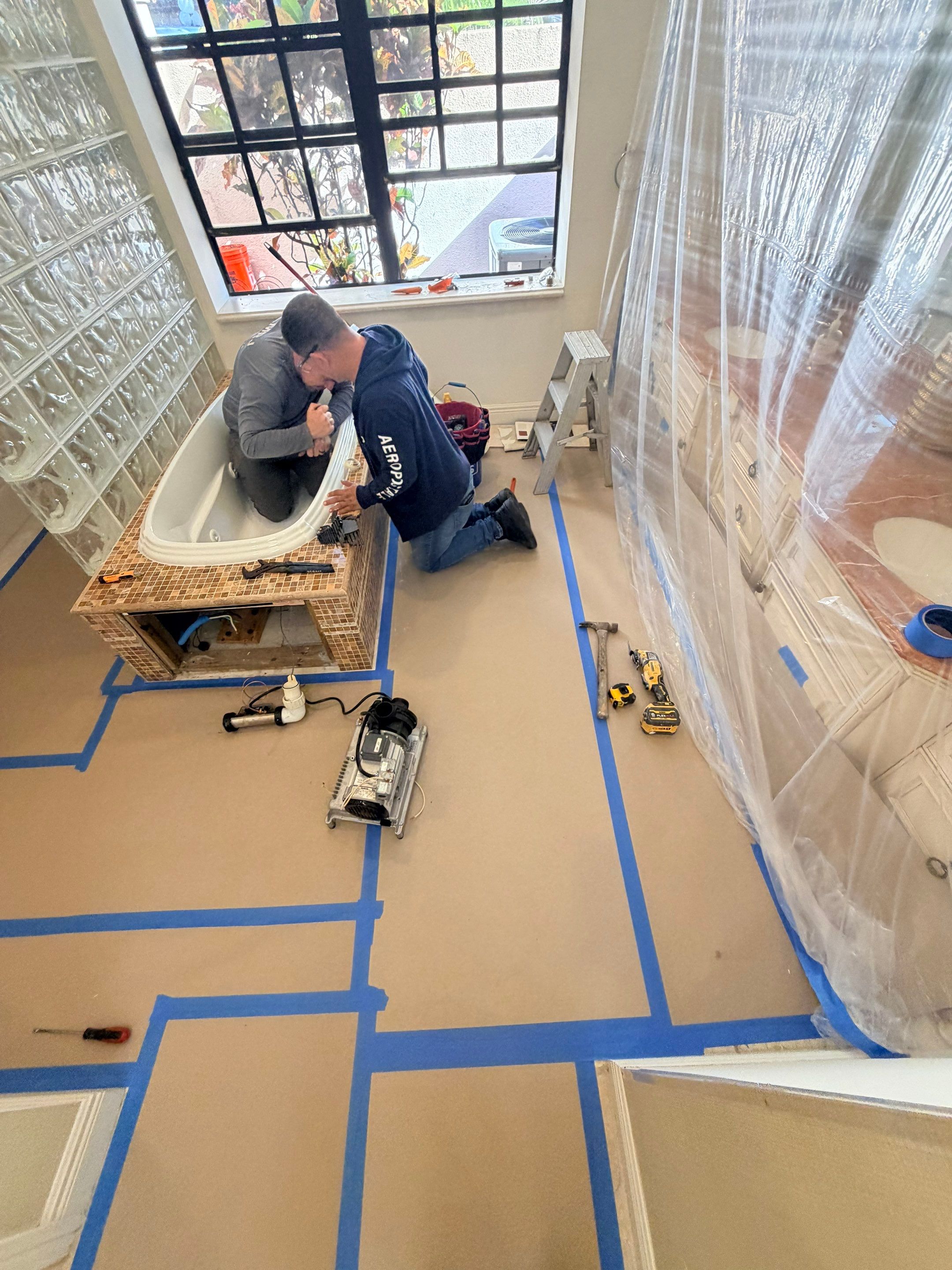 Roman Tub Remodel - Deerfield Beach by Hevi Tile