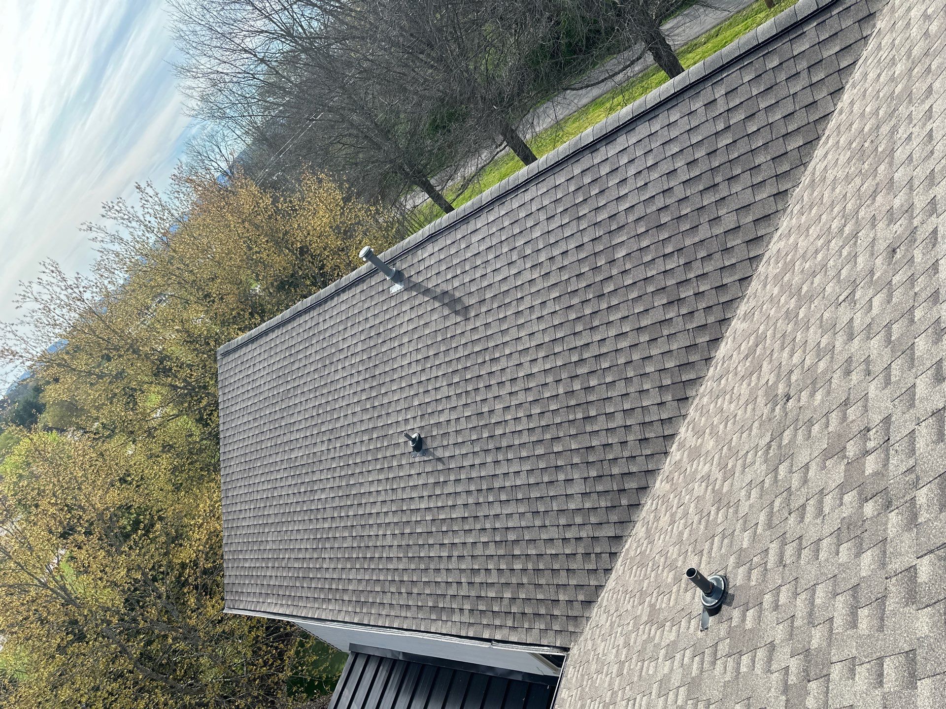 Residential Roofing Installation using Gaf Timberline HDZ Weathered Wood by Undersun Roofing 