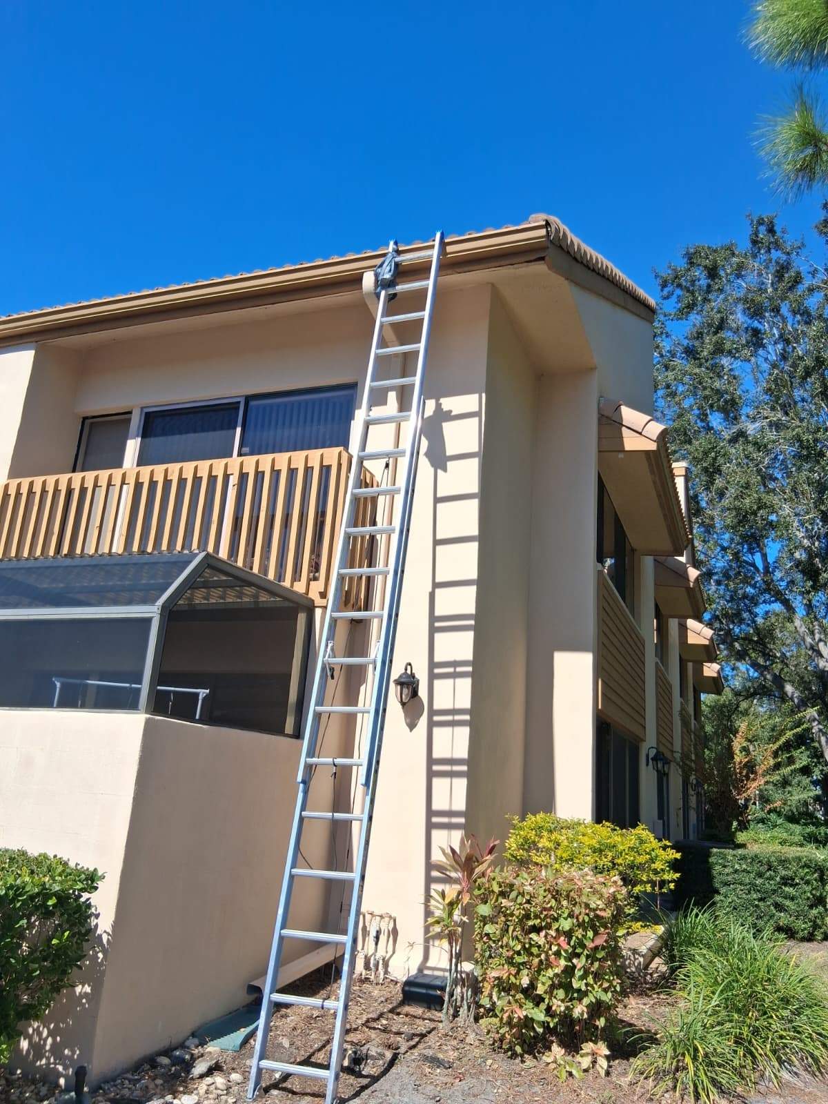 Gutter Cleaning Service in Sarasota FL by Gutter Professors
