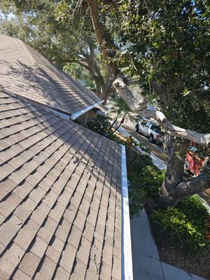 Seamless Aluminum Gutter Installation using 6 Inch Seamless Gutters in Sarasota FL