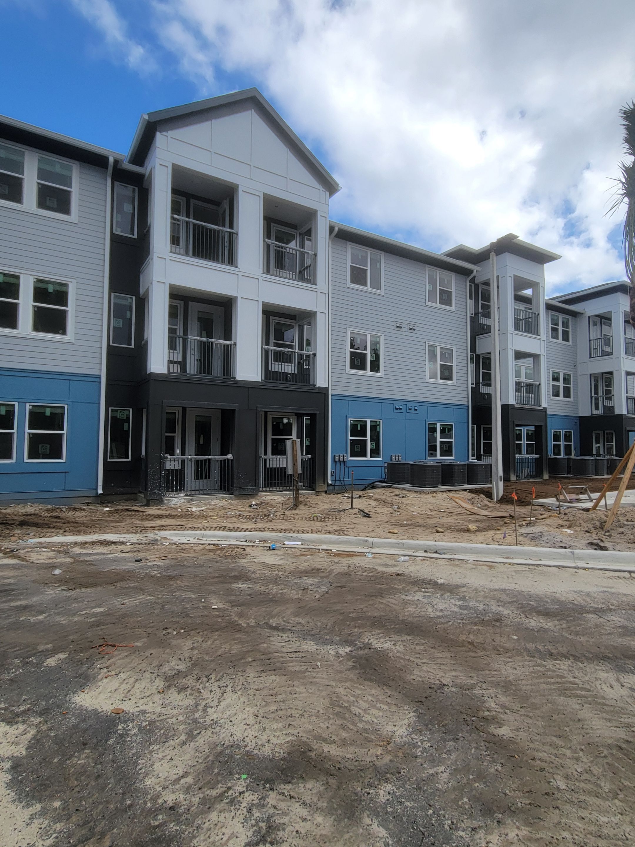 7-Inch Seamless Gutters for Large Roofs in Daytona Beach FL by Gutter Professors