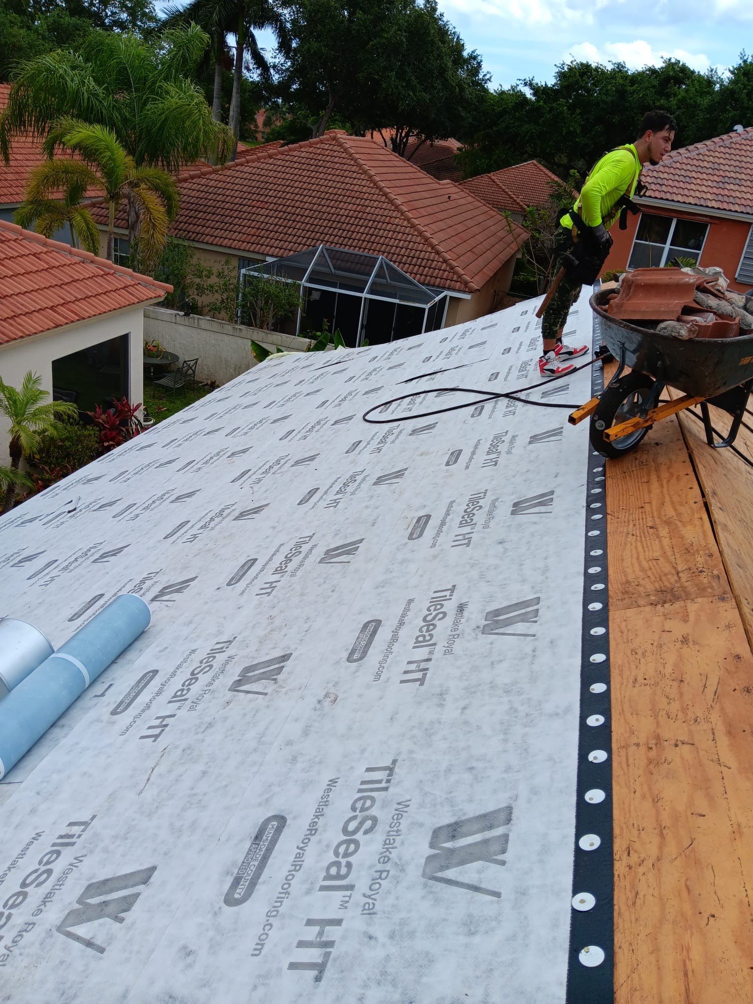Tile Roof Replacement in Riviera Beach β Stress-Free, High-Quality Service by Aastro Roofing