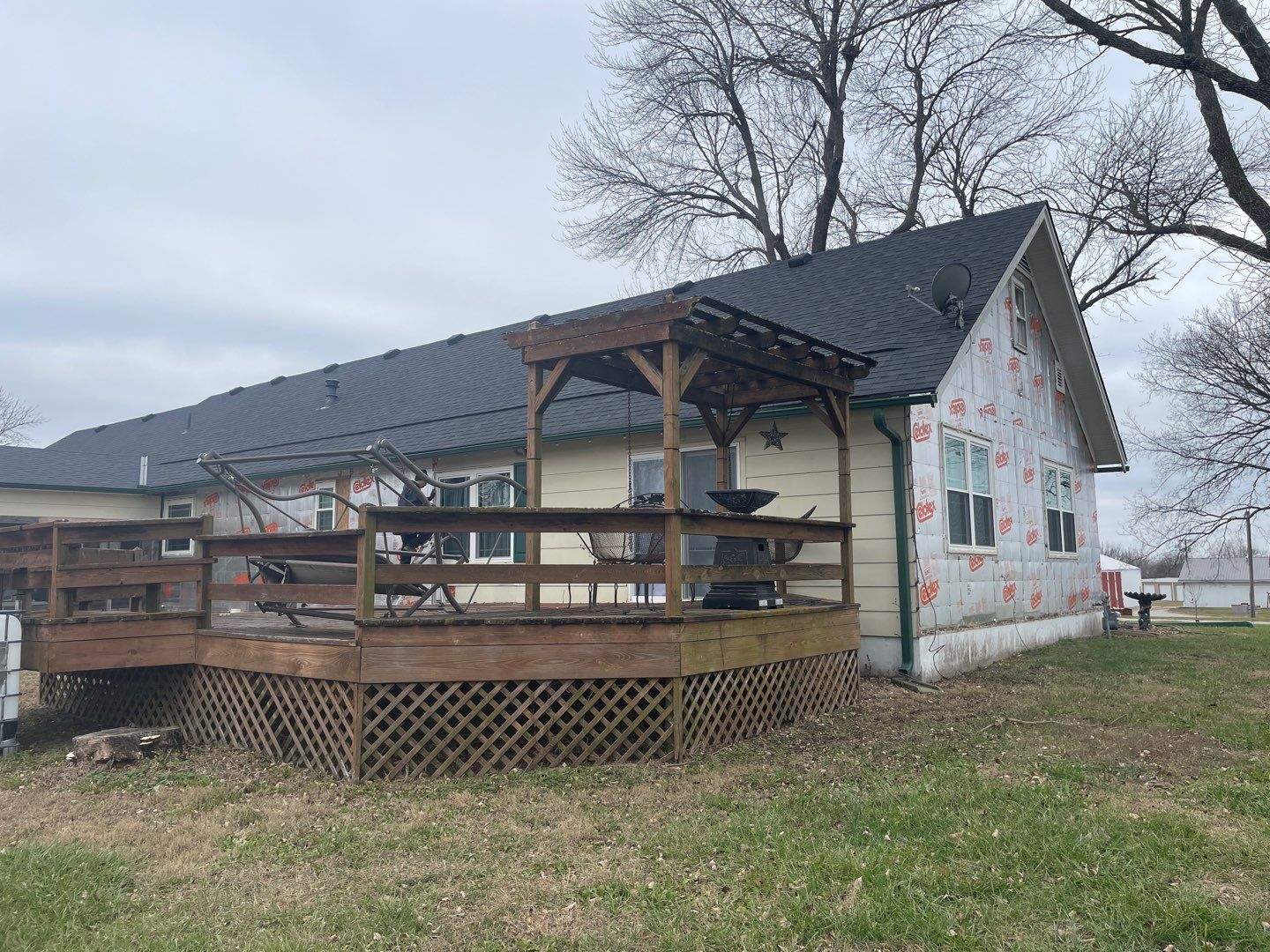 Siding Installation using Craneboard D7 by EEC Windows, Siding & Roofing