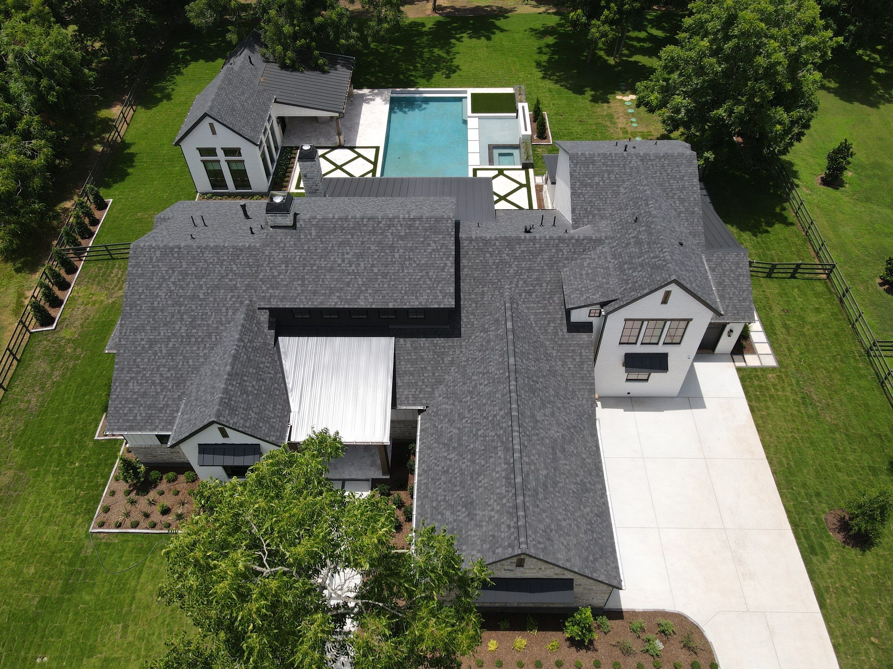 Sleek Design in Fulshear TX by Level 7 Companies