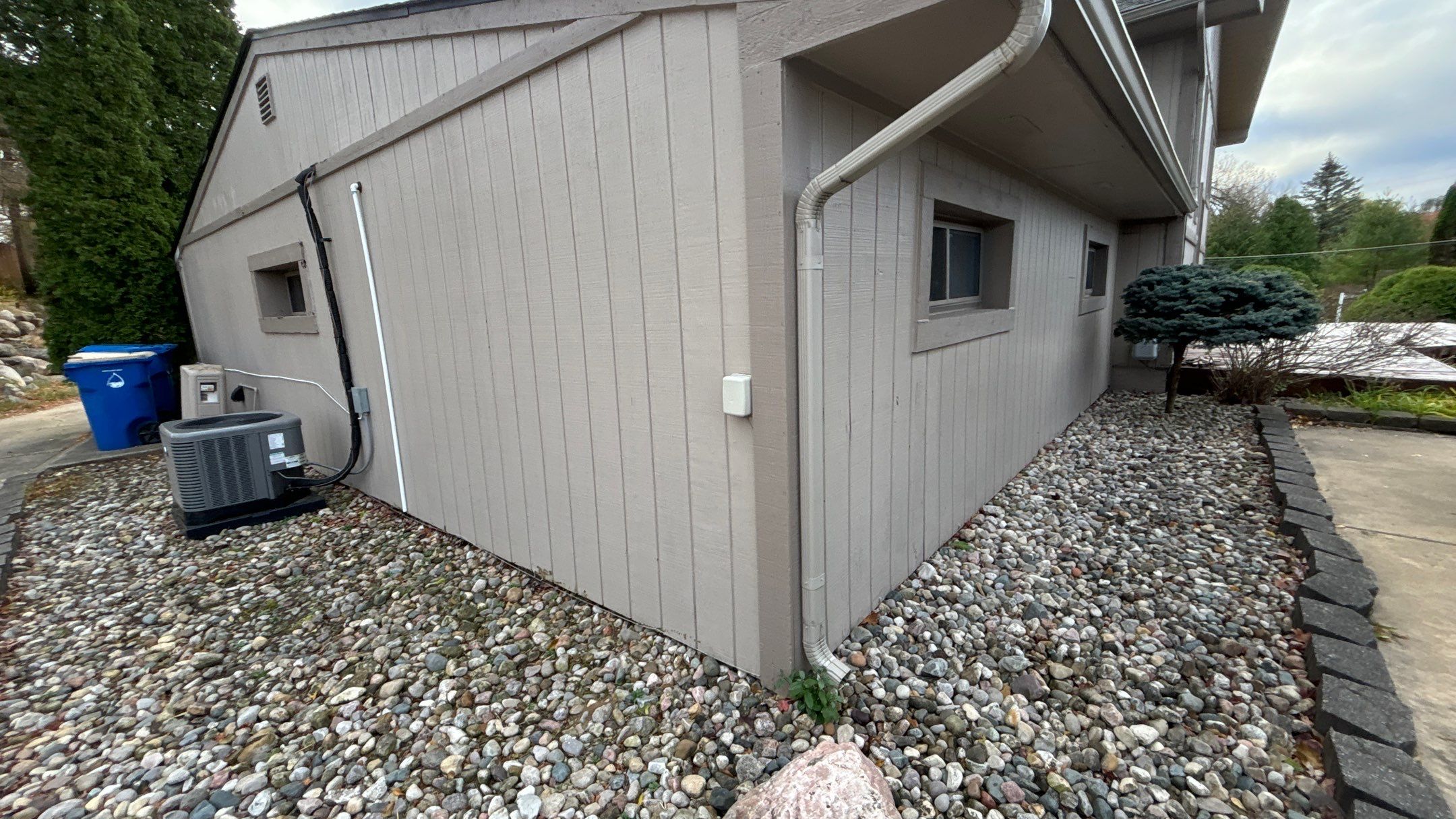 Siding Replacement using Alside Charter Oak D4.5" by 180 Contractors