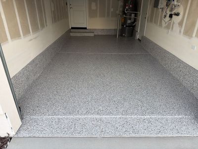 Clean 1 car garage