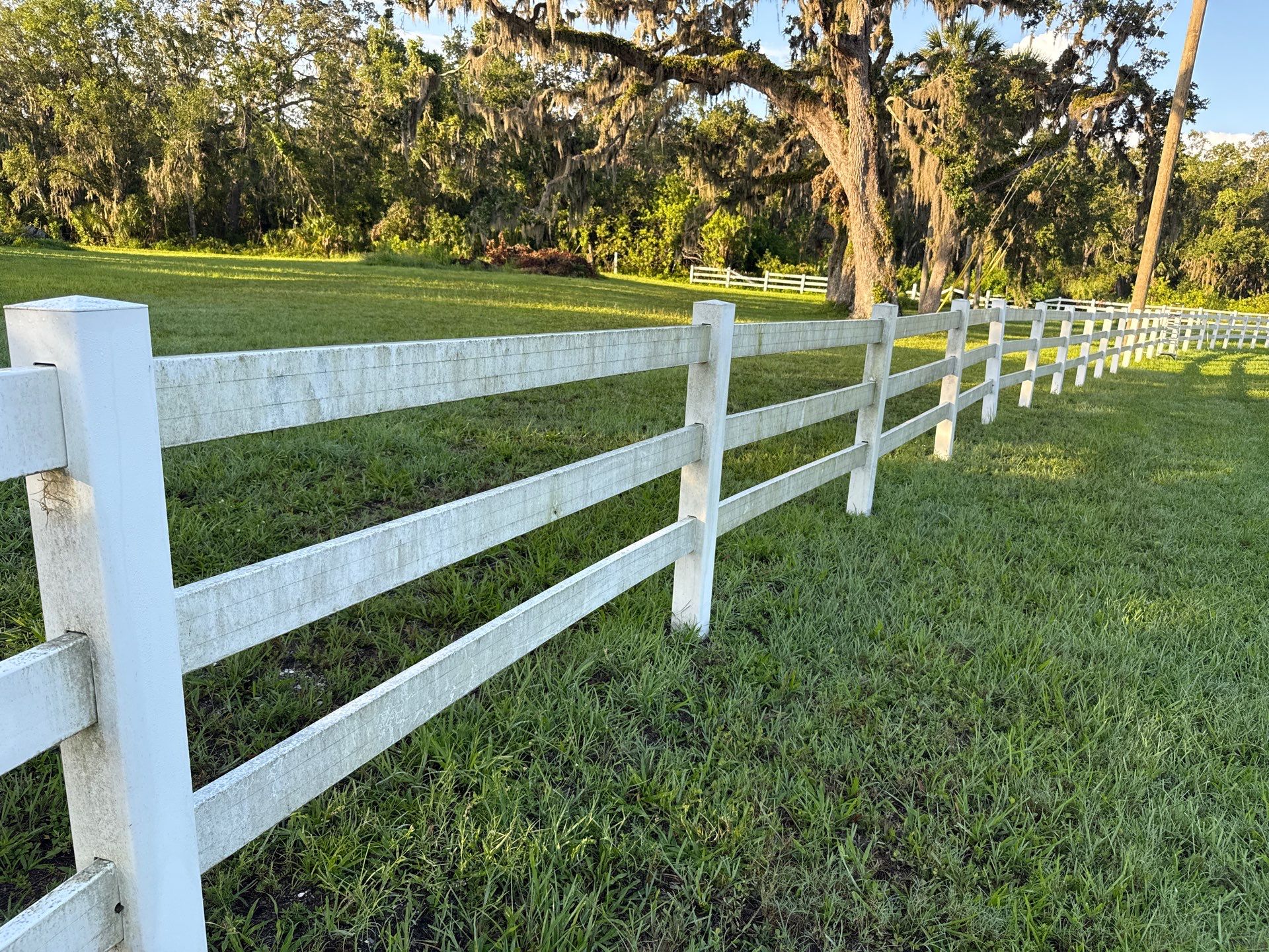 π Vinyl Horse Fence & Entrance Cleaning β Old Tampa Rd, Parrish, FL by Sunshine AquaWash