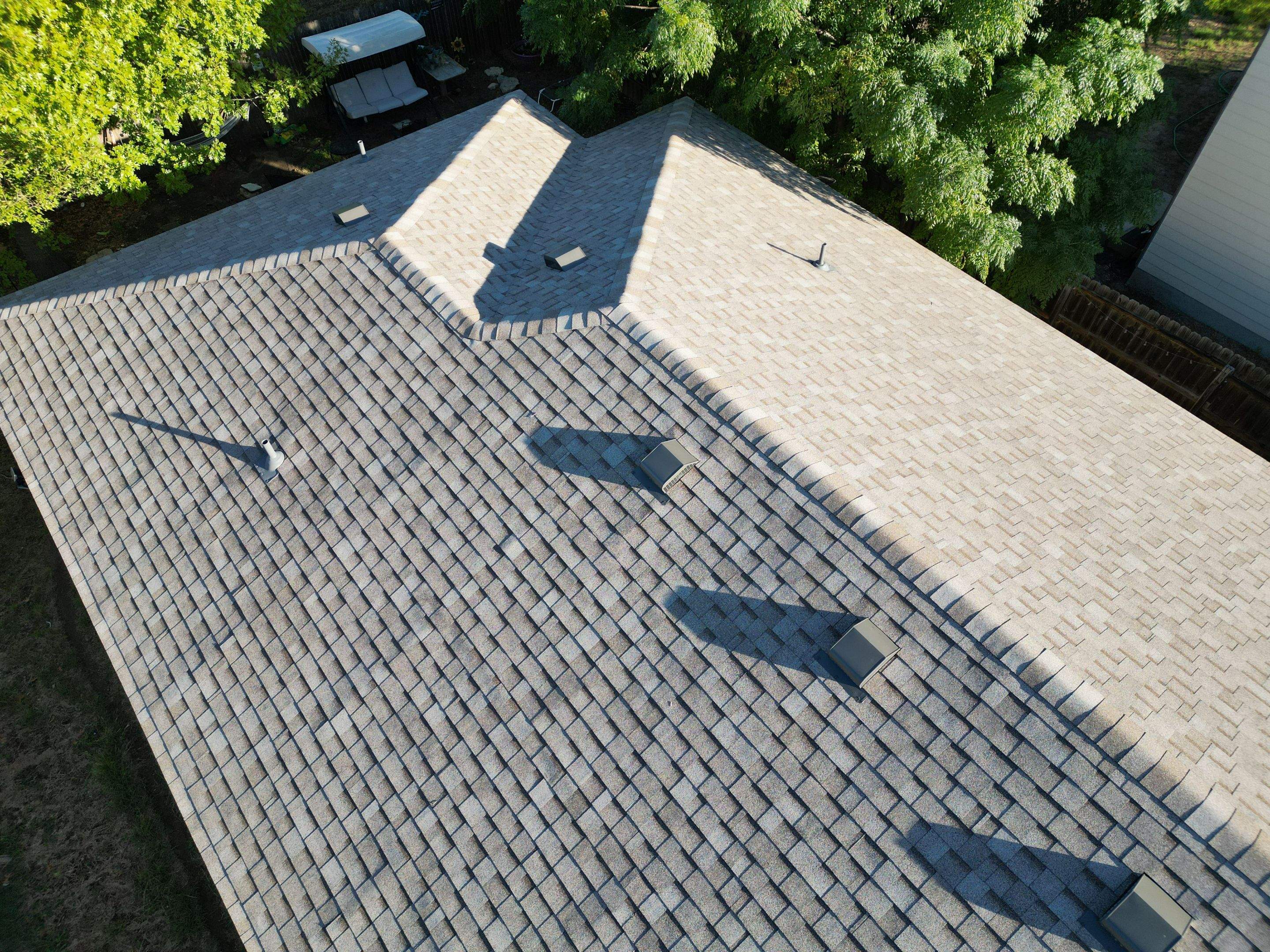 Beachwood - Iko Cambridge by RoofsOnly.com