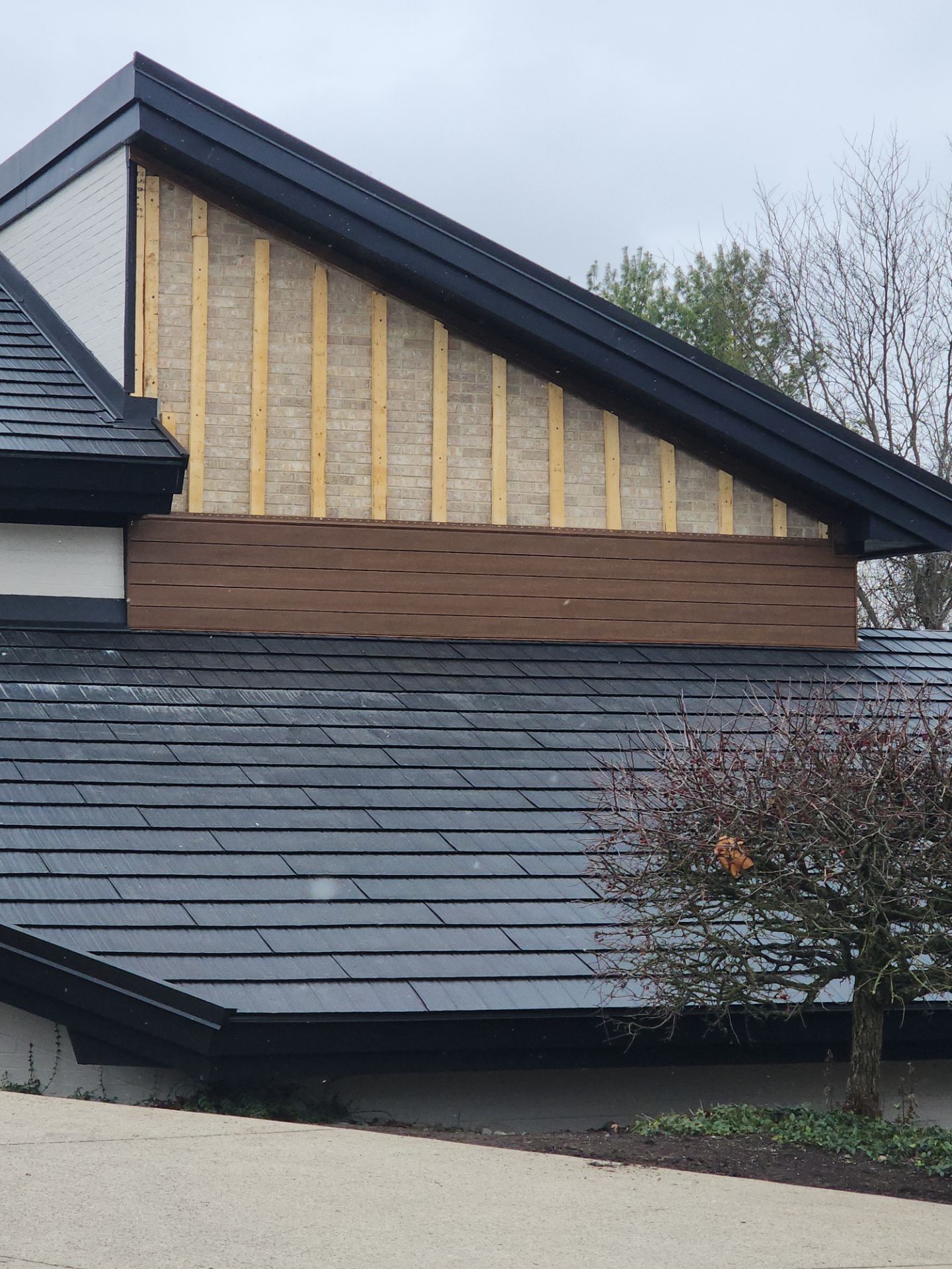 Black Frost Metal Shake Roof & Modern Exterior Renovation – Fort Wayne, IN by 4Ever Metal Roofing