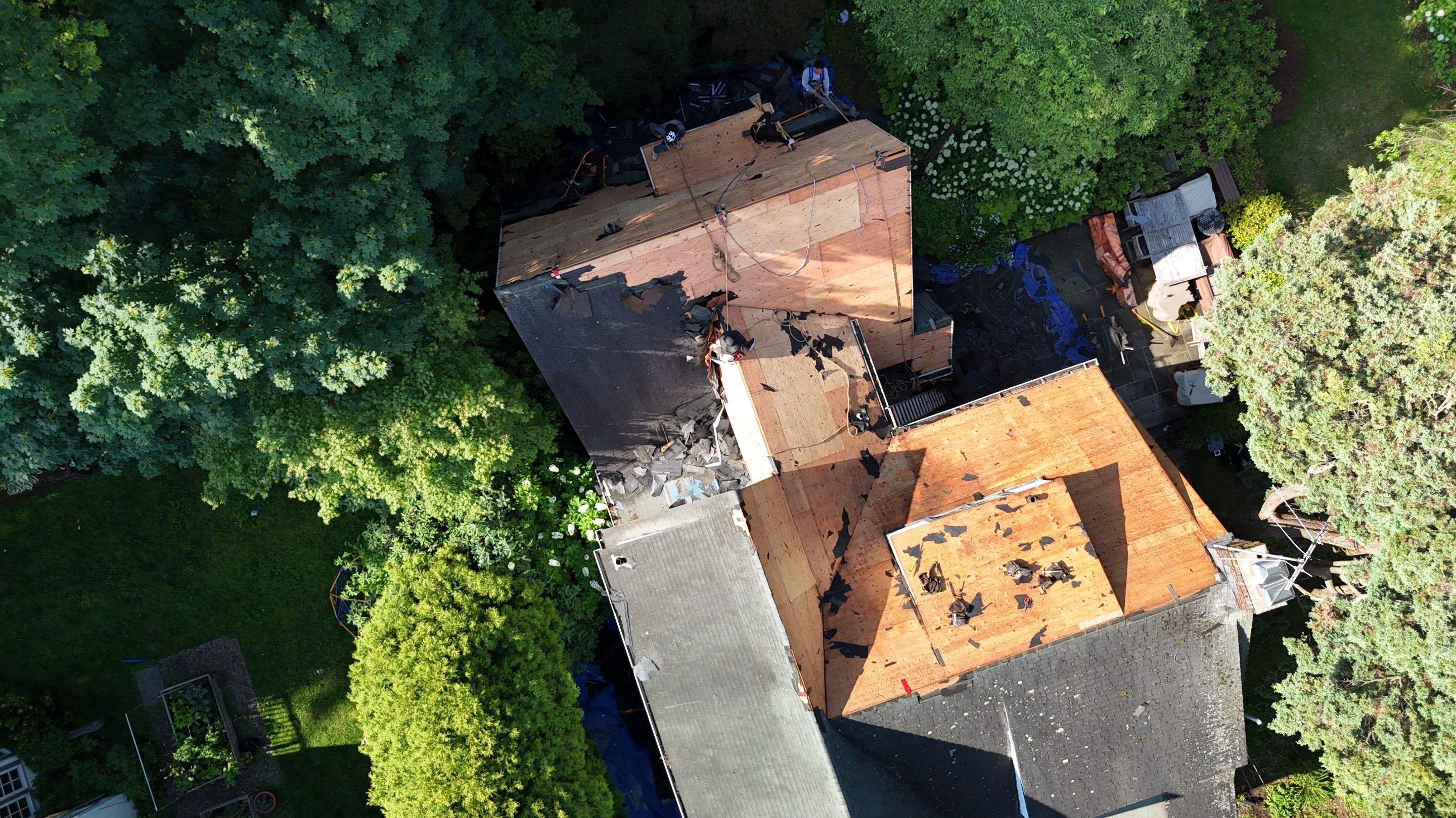 Project in Hastings-on-Hudson by The Energy Efficient Roofer & George's Seamless Gutters