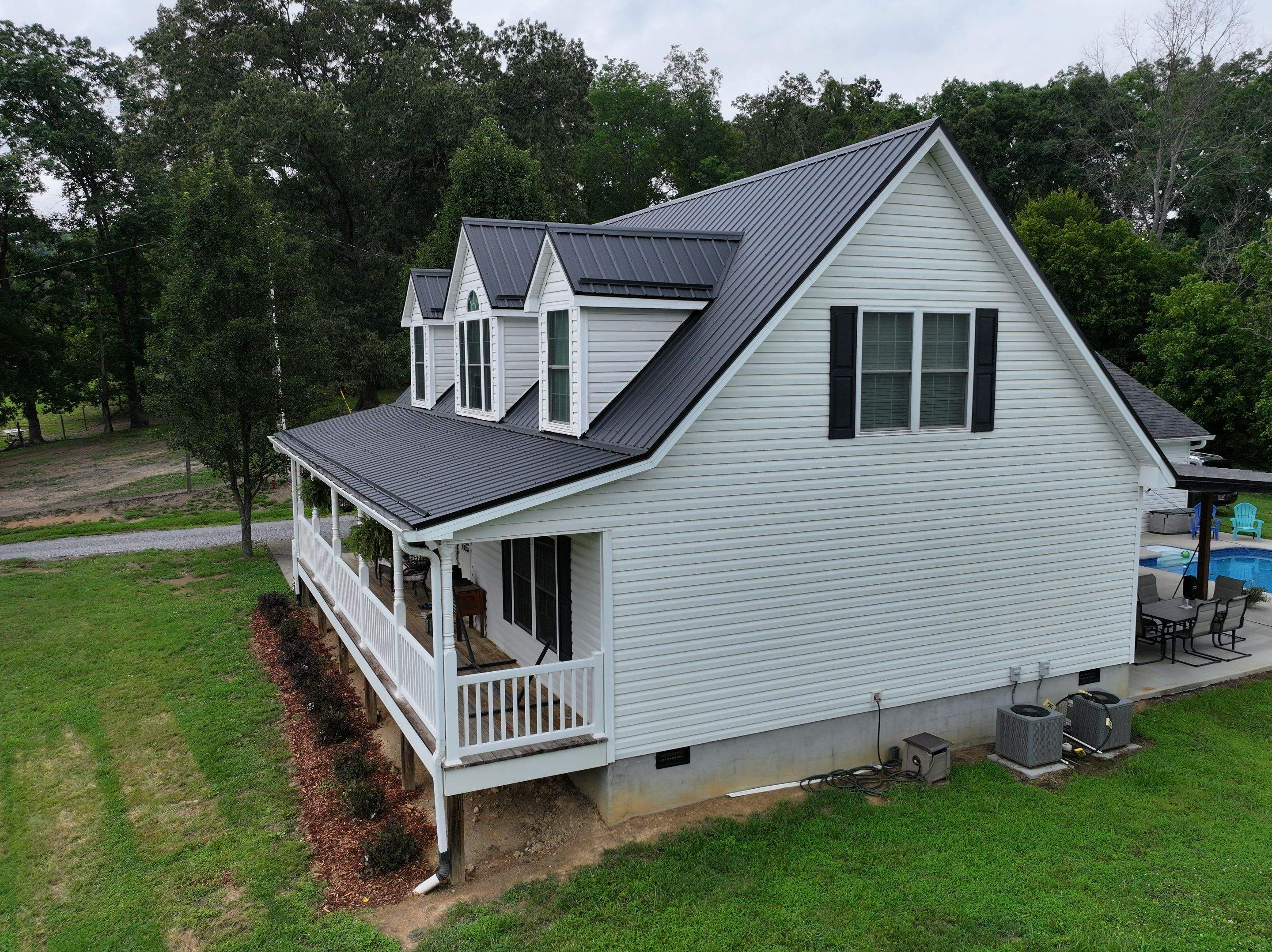 Wine Residence by Omnia Roofing
