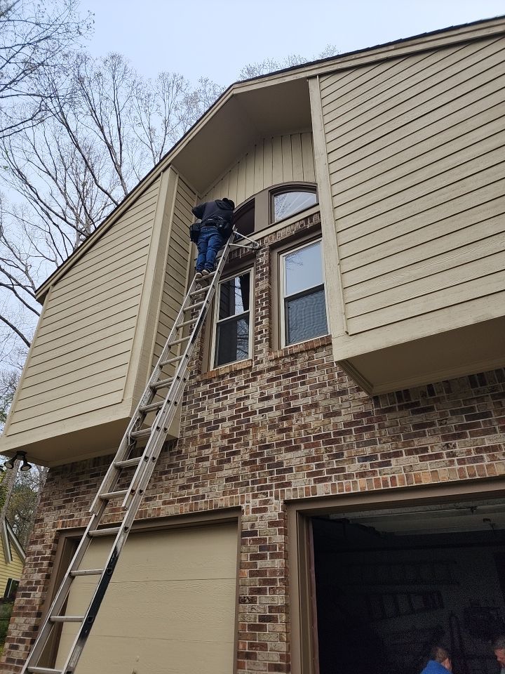 Exterior renovation using James Hardie Siding and Simonton Windows by Indigo State Roofing