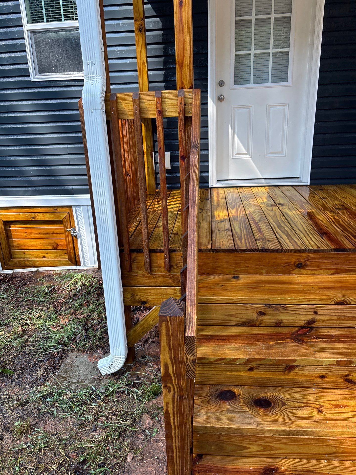 Wood Deck using Wood Sealant by DuraSeal