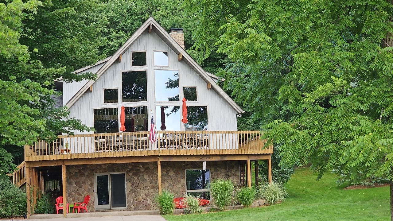 Owens Corning Color: Williamsburg Gray by Eagle Eye Roofing