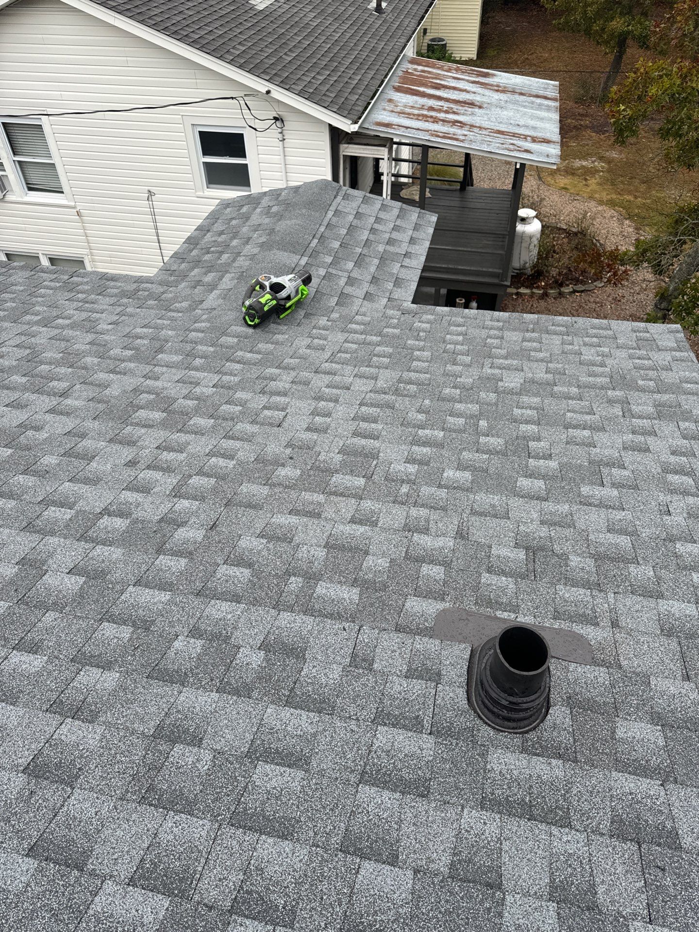 GAF HDZ - Oyster Grey by Linta Roofing