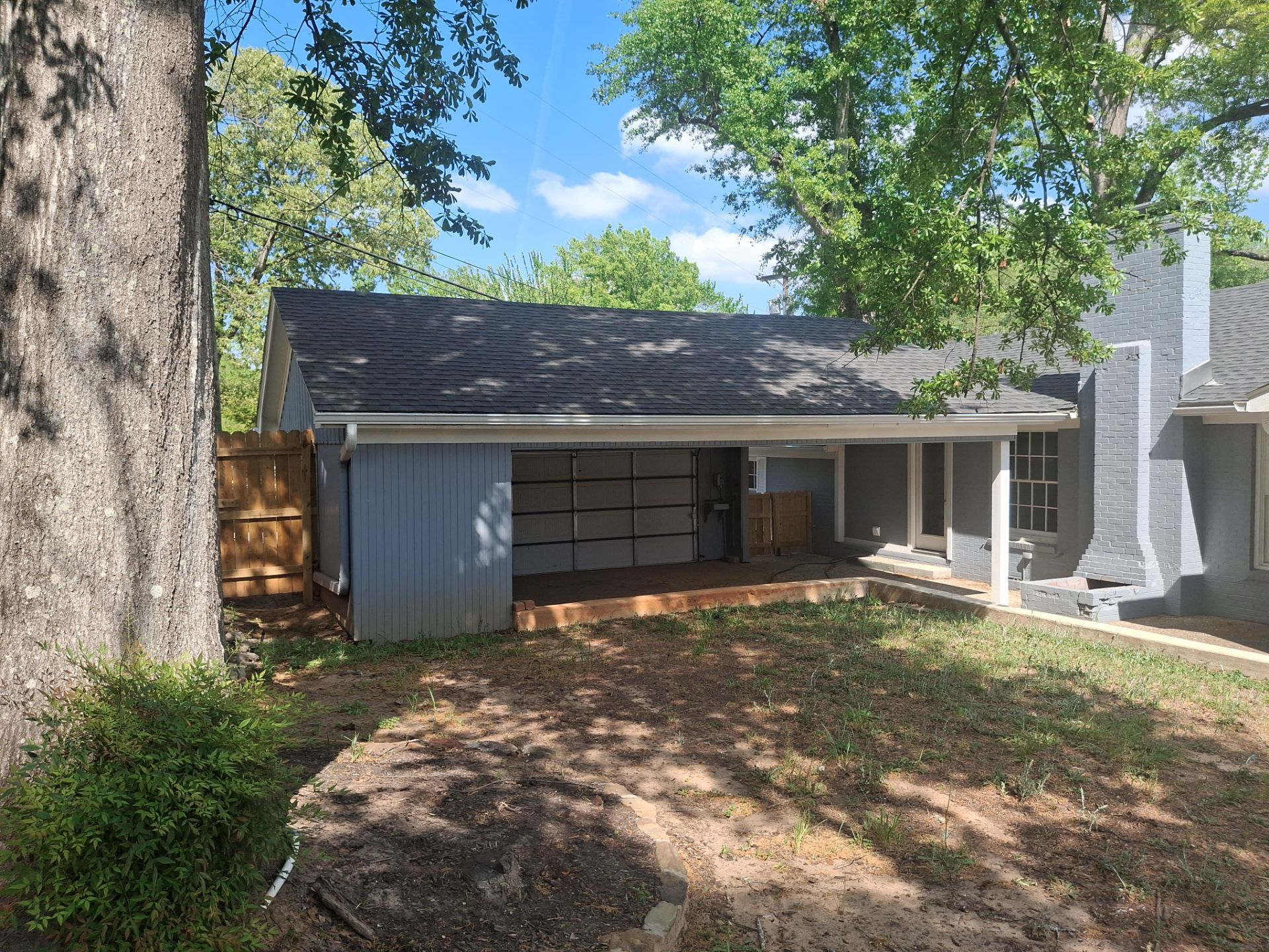From Gray to Modern White: Exterior Repaint in Tyler, TX by Quality Coats Painting