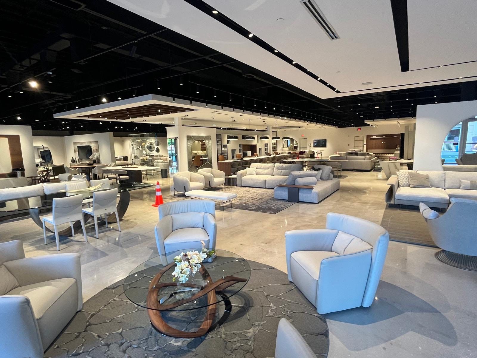 Aventura Comercial by The Goat Contractor ( Giampri Corp)