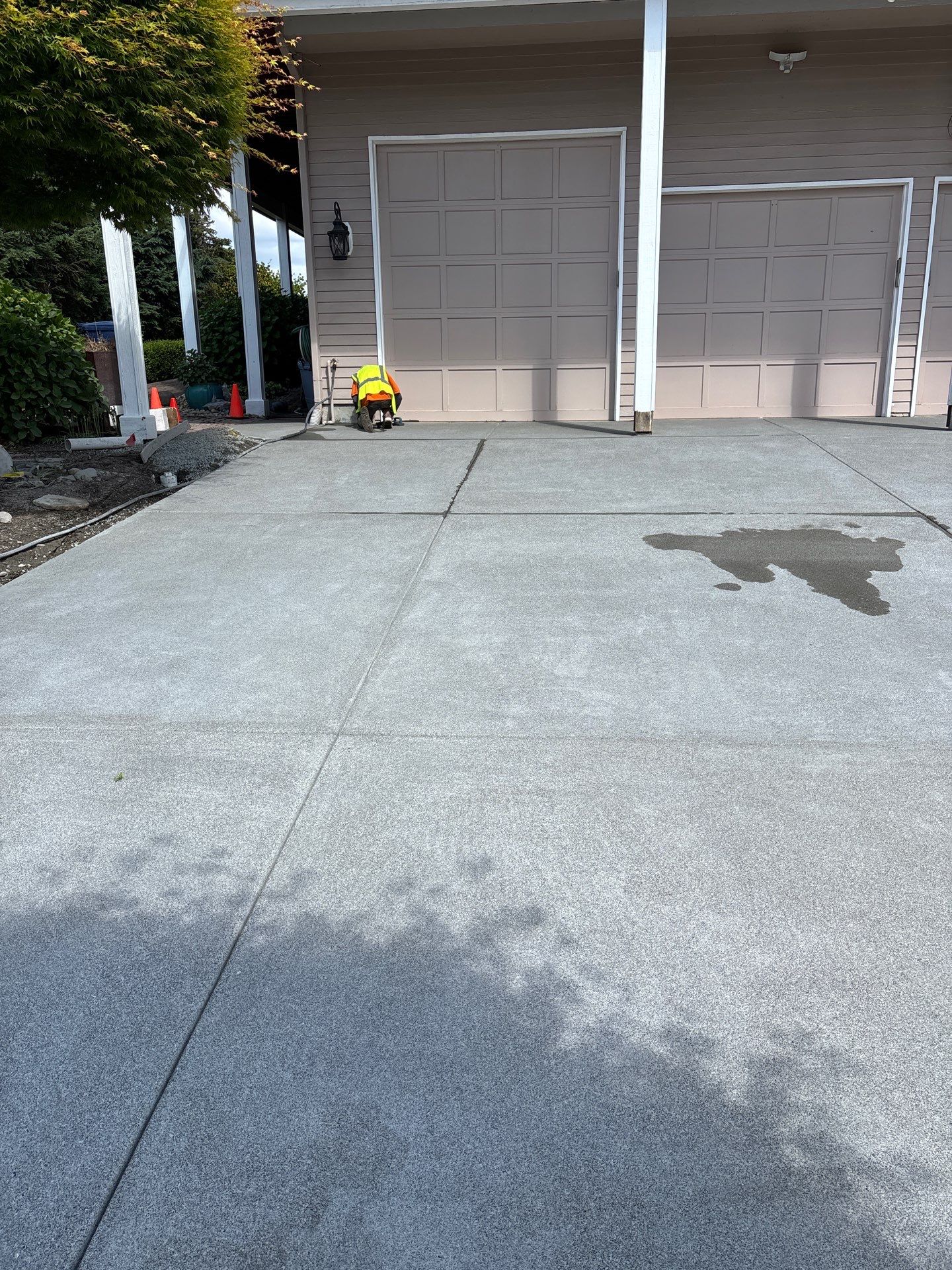 Concrete Driveway Repair | Edmonds  by Jireh Asphalt & Concrete Inc 