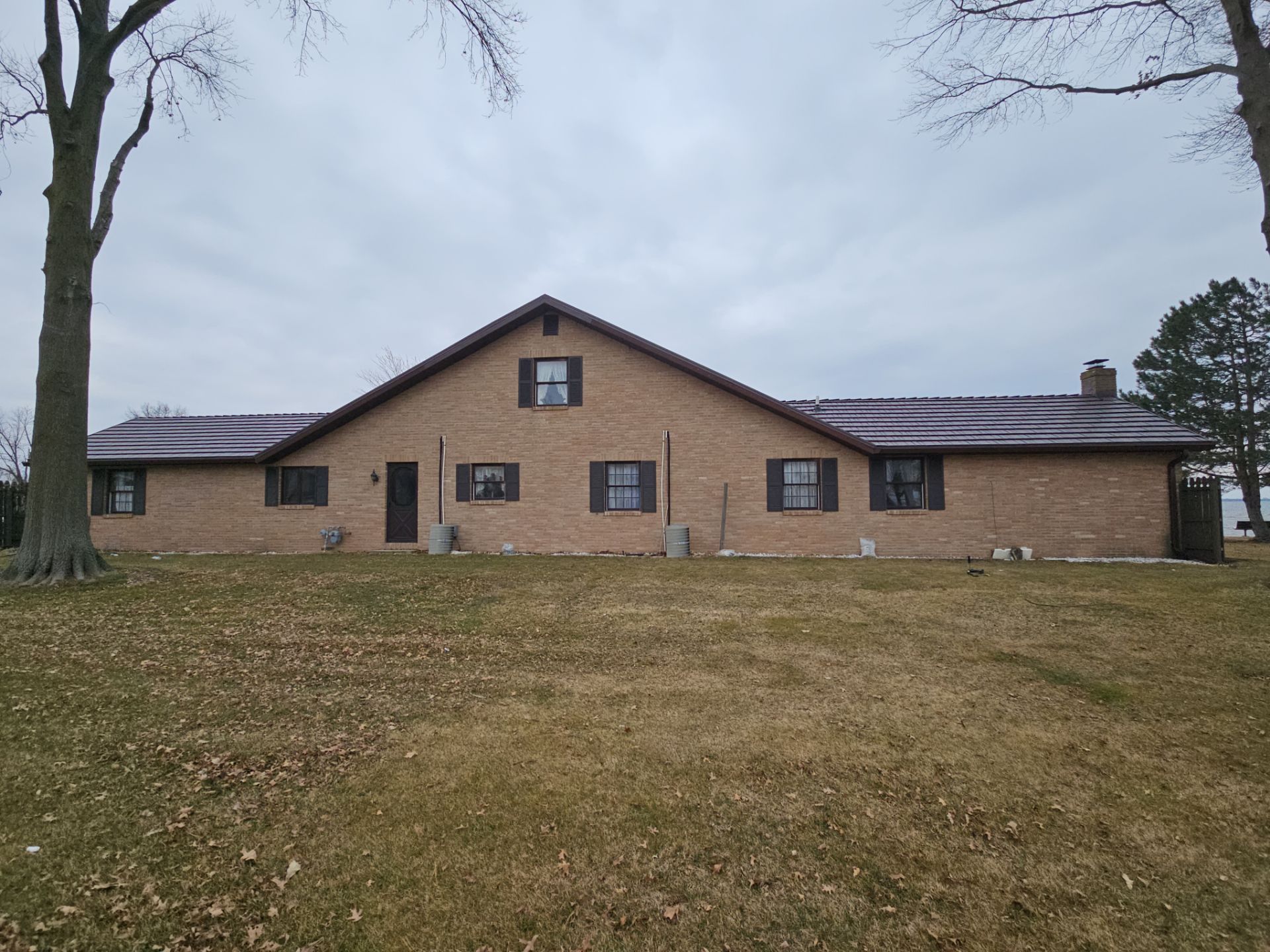 Residential Roofing Installation using Great American Shake - Mustang Brown by Nitro Roofing and Construction