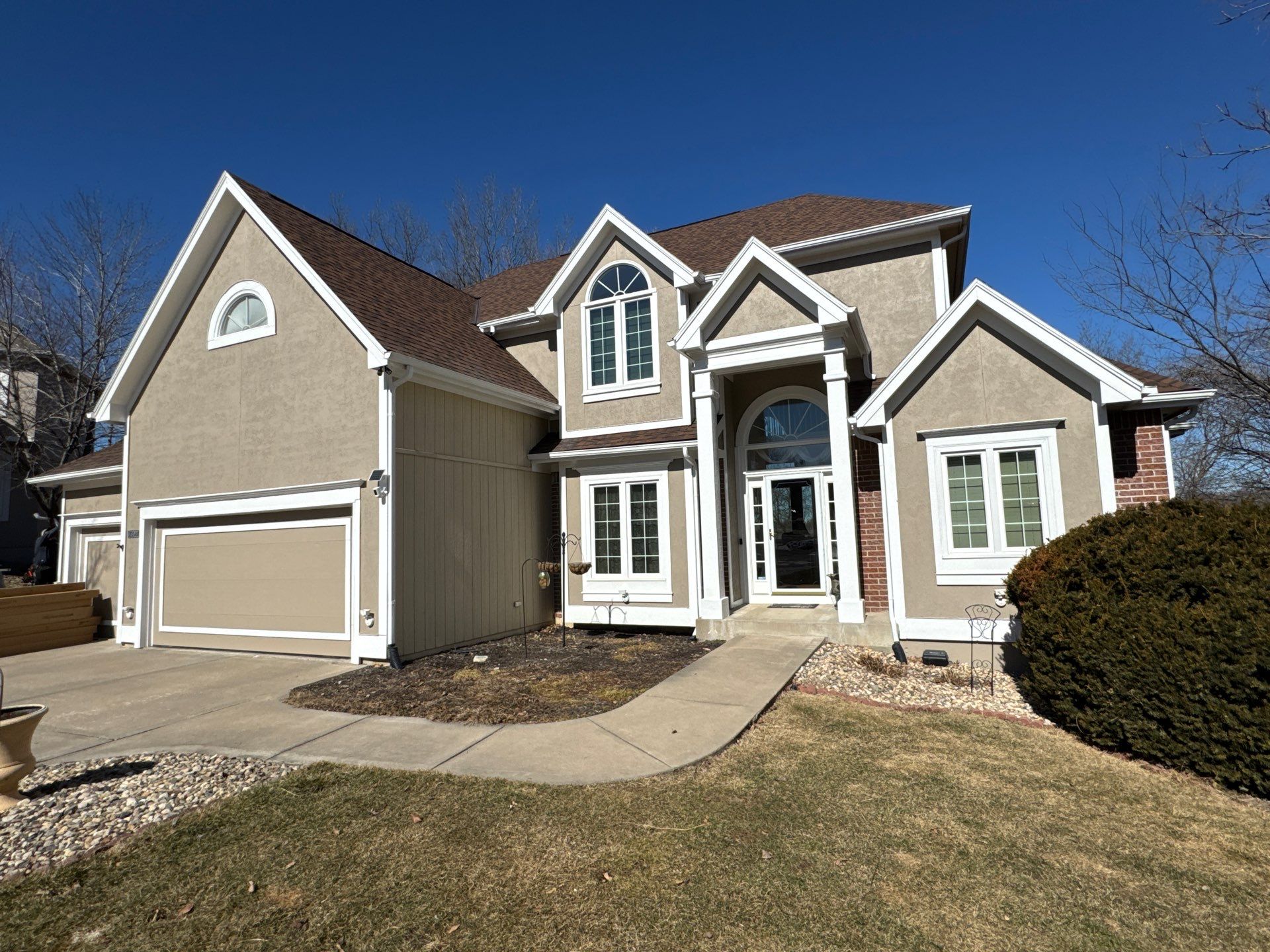 Siding Installation using Clay Market Square by EEC Windows, Siding & Roofing