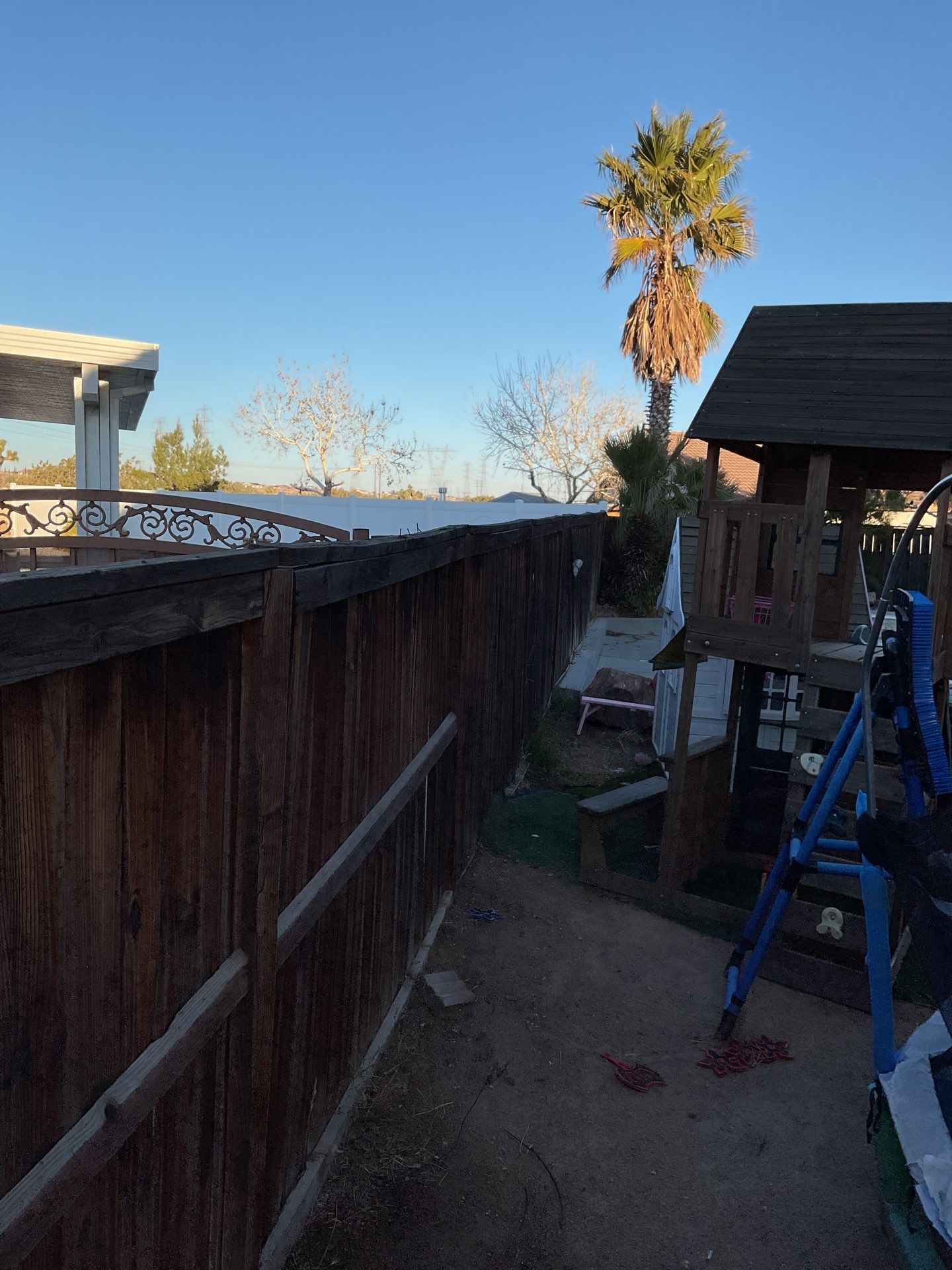 Fence installation using vinyl by Fence Guys Inc. 