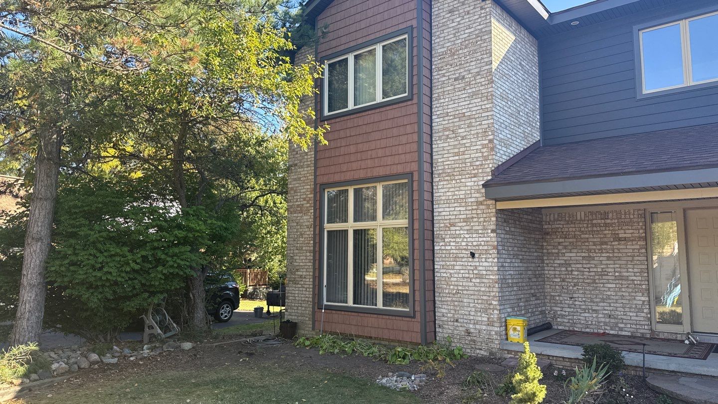 Siding Replacement using Alside S7 Cedar Mill Grain Cast Iron by 180 Contractors
