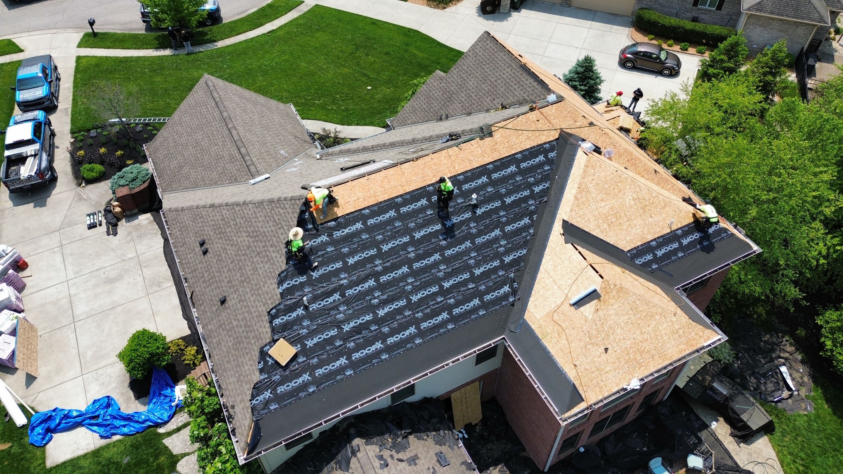 Residential Roofing Installation using Duration Series Shingles - Colonial Slate by RoofX 