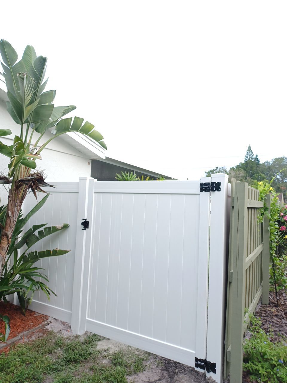 Sarasota, FL 6ft. Tall White Vinyl Privacy Fence by Asap fence and gates, LLC