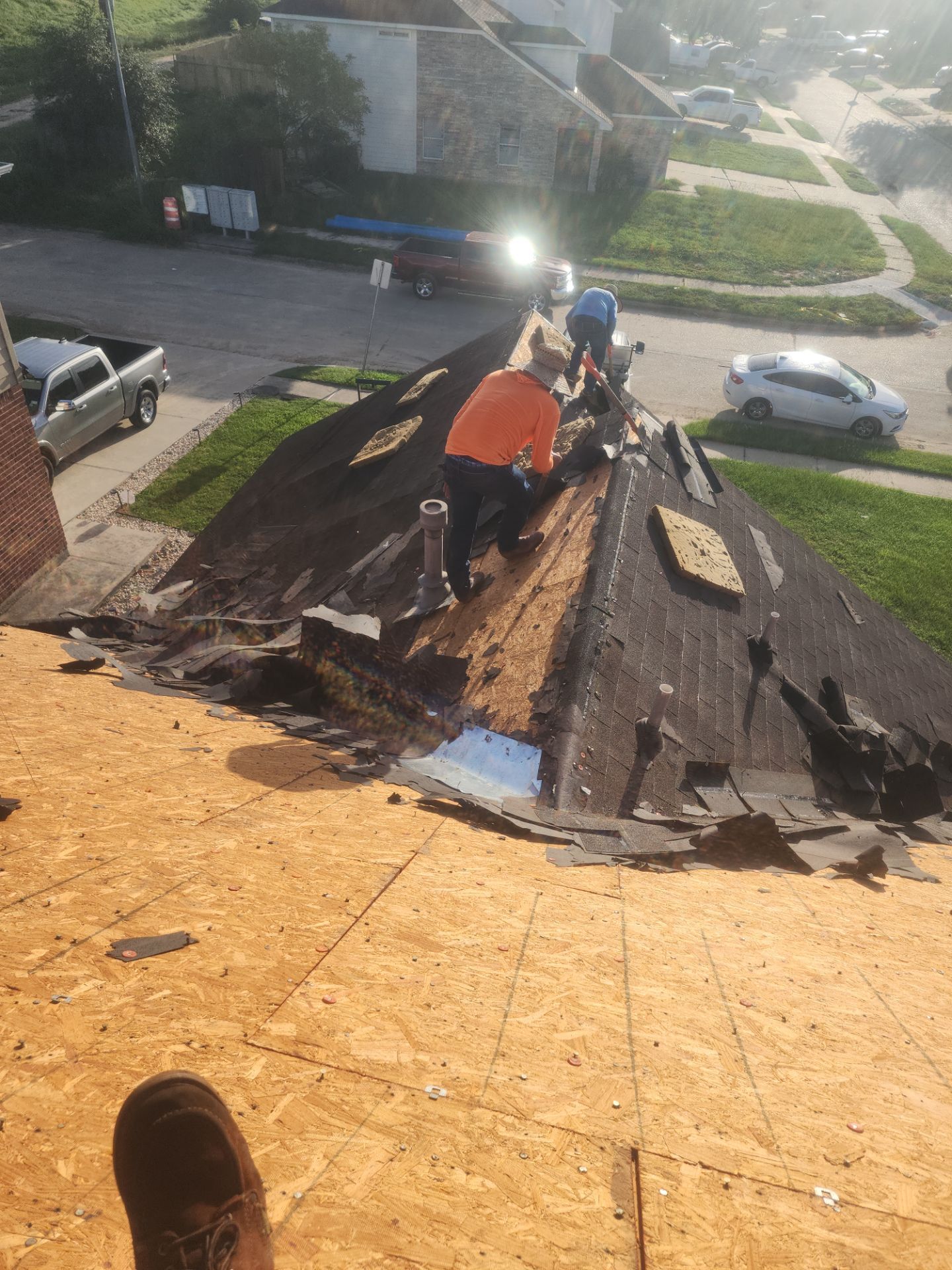 Residential Roofing Installation using Owen's Corning Duration (Lifetime) Shingles by Roof Repair Company