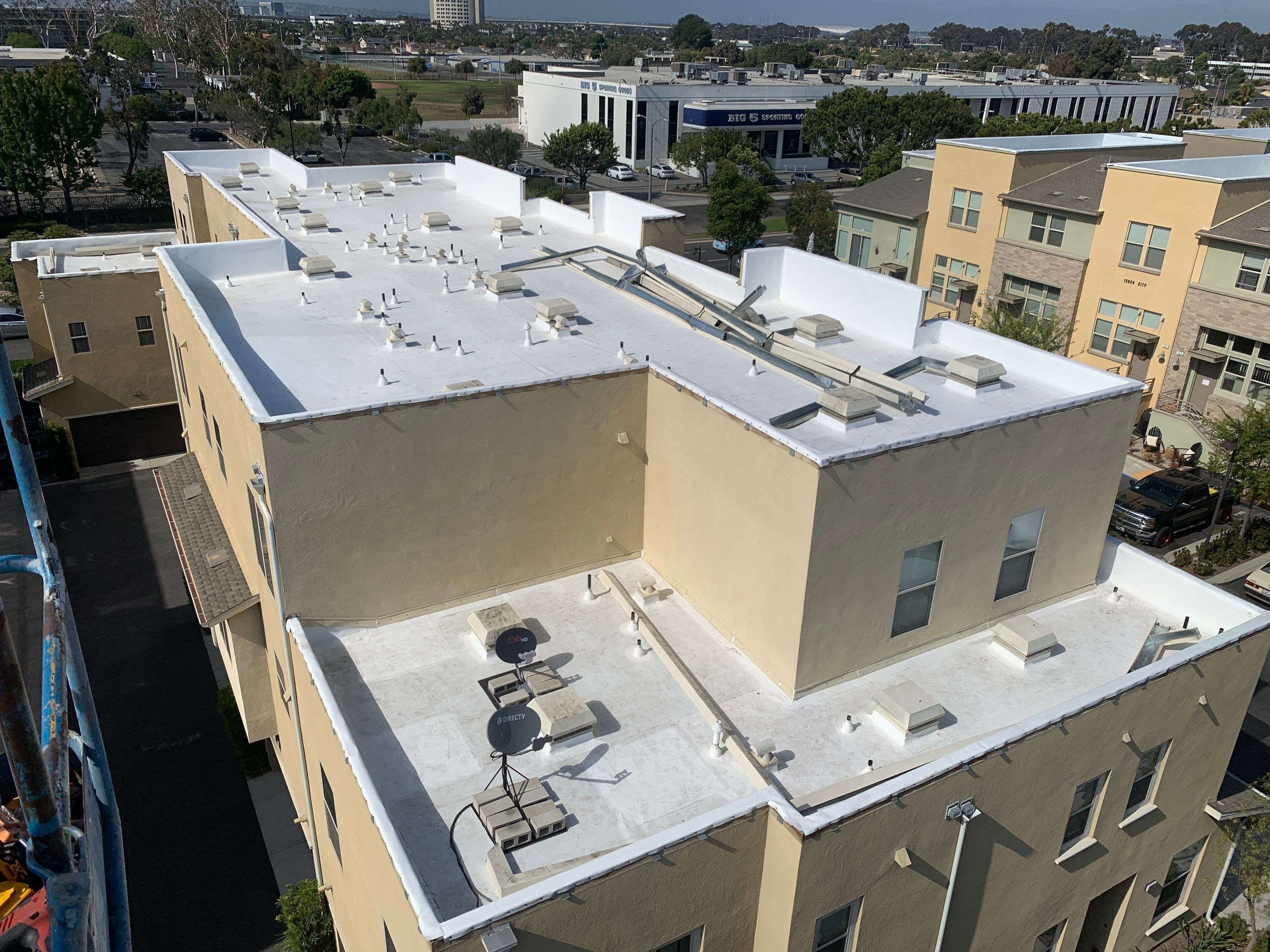 360 @ EL SEGUNDO by LA Roof Systems Corporation