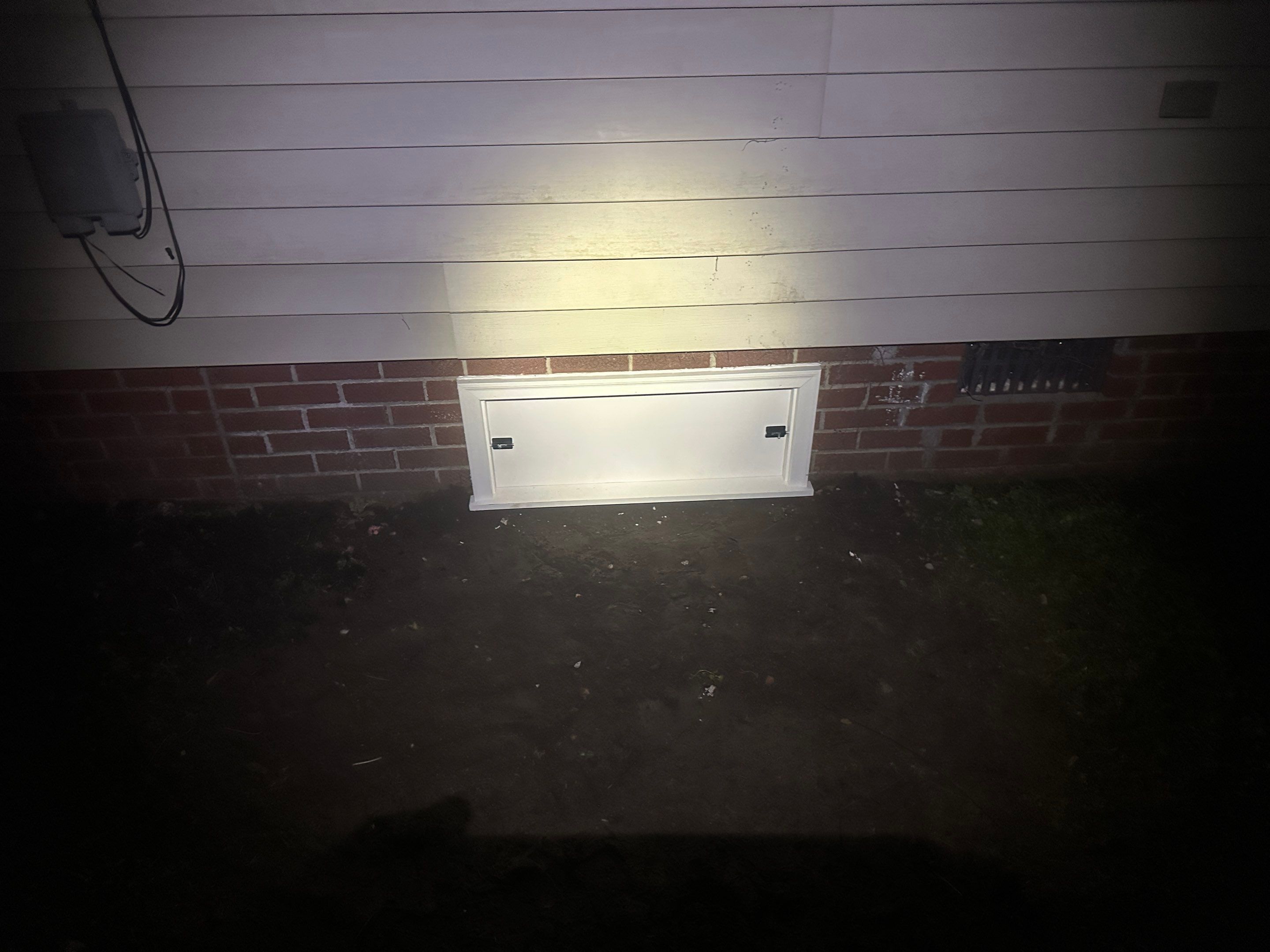 Sealed Crawlspace using Aprilaire E-70 Dehumidifier by Impact Crawlspace