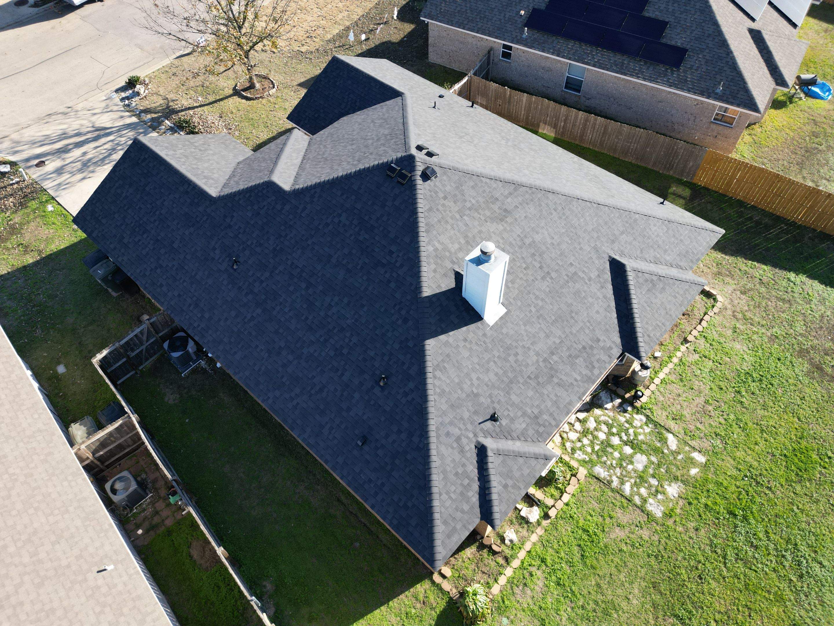 Onyx Black - Owens Corning TruDefinition Duration by RoofsOnly.com