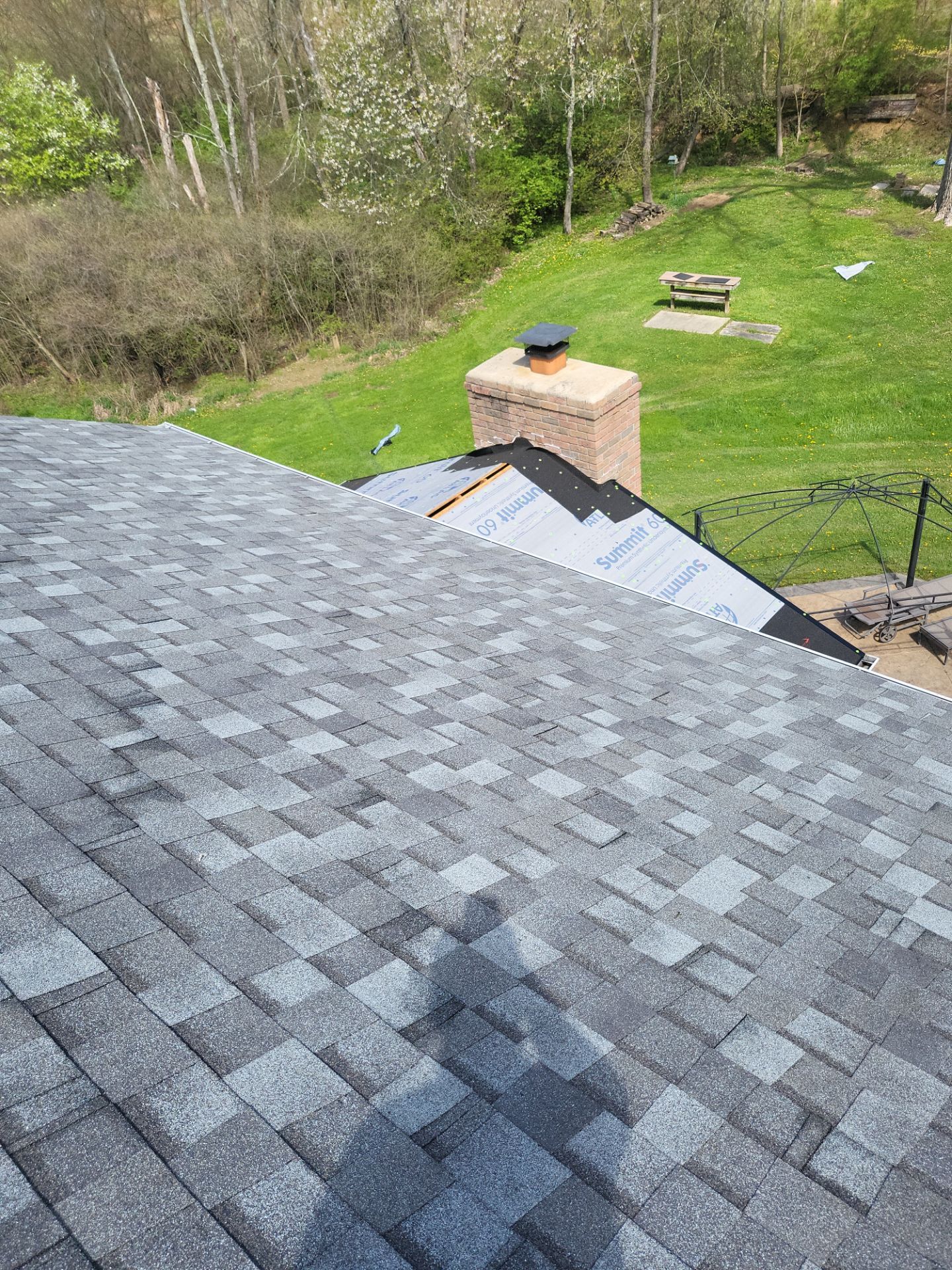 Atlas Pinnacle, Color, Coastal Granite, Drip Edge, Birch White by Eagle Eye Roofing