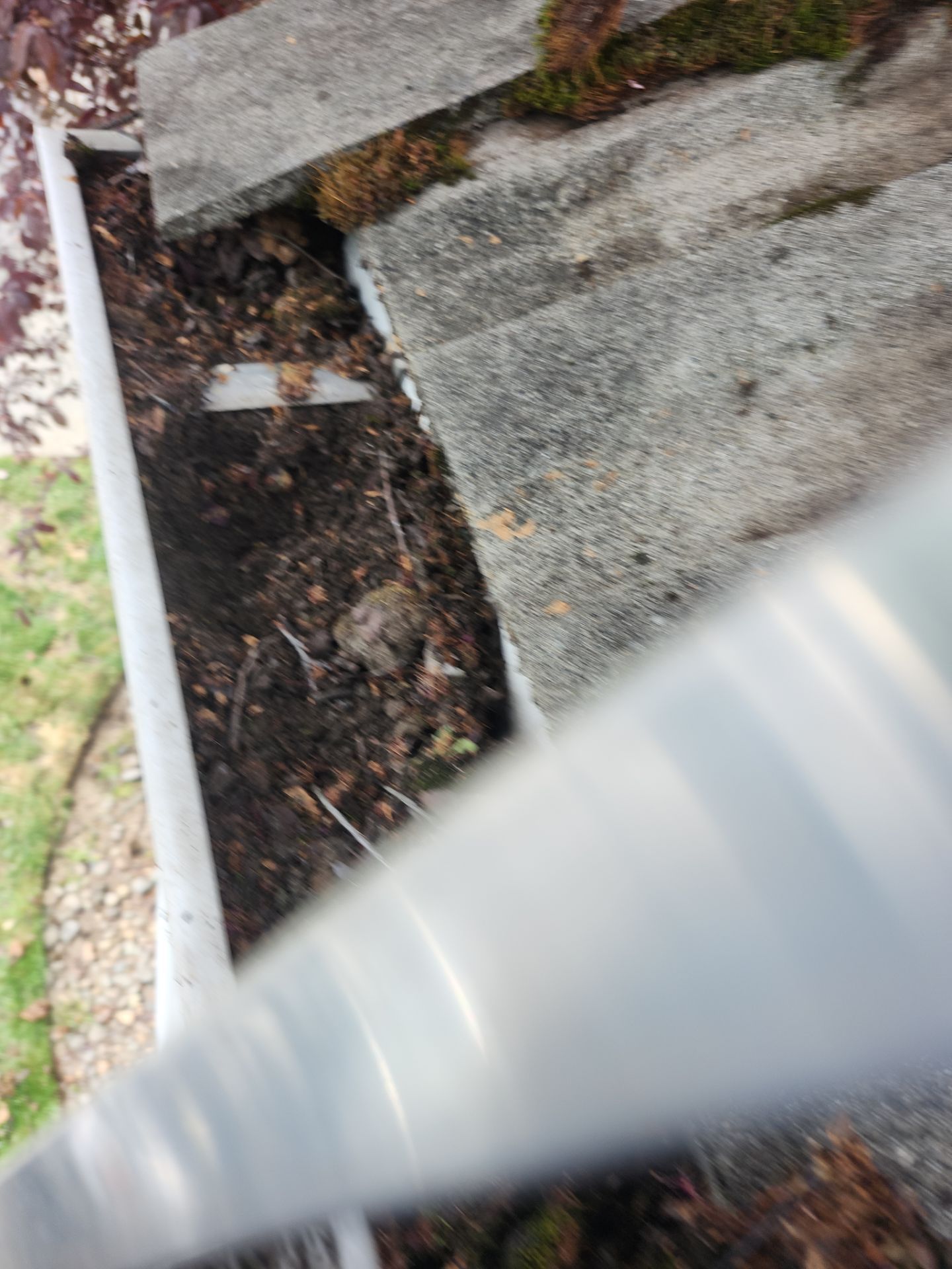 HOA gutter cleaning before