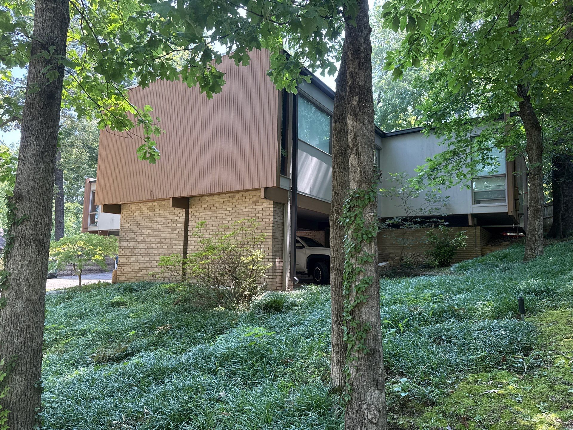 Modern Metal Siding and Deck Railing Renovation in Memphis by Revival Roofing Services