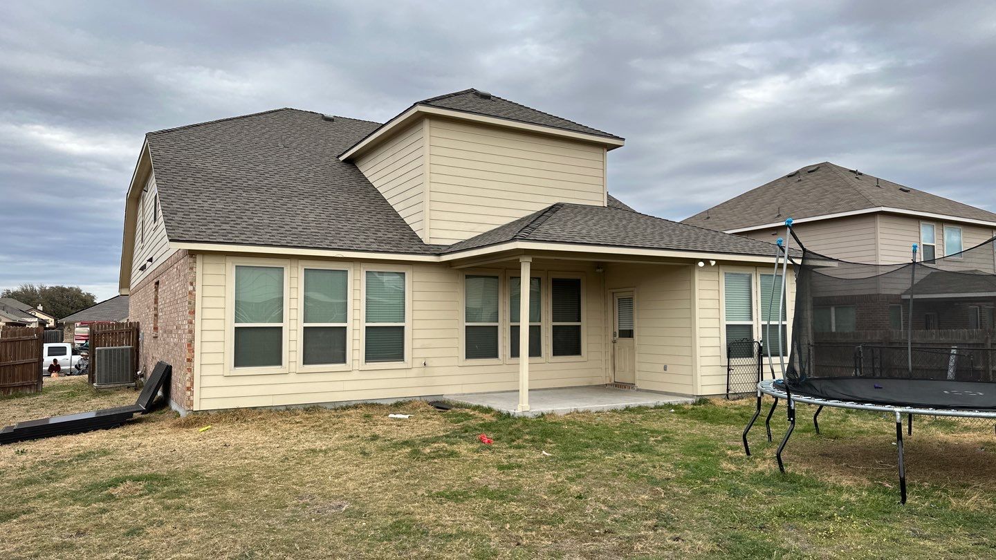 GAF HDZ - Weathered Wood by Elite Roofing LLC